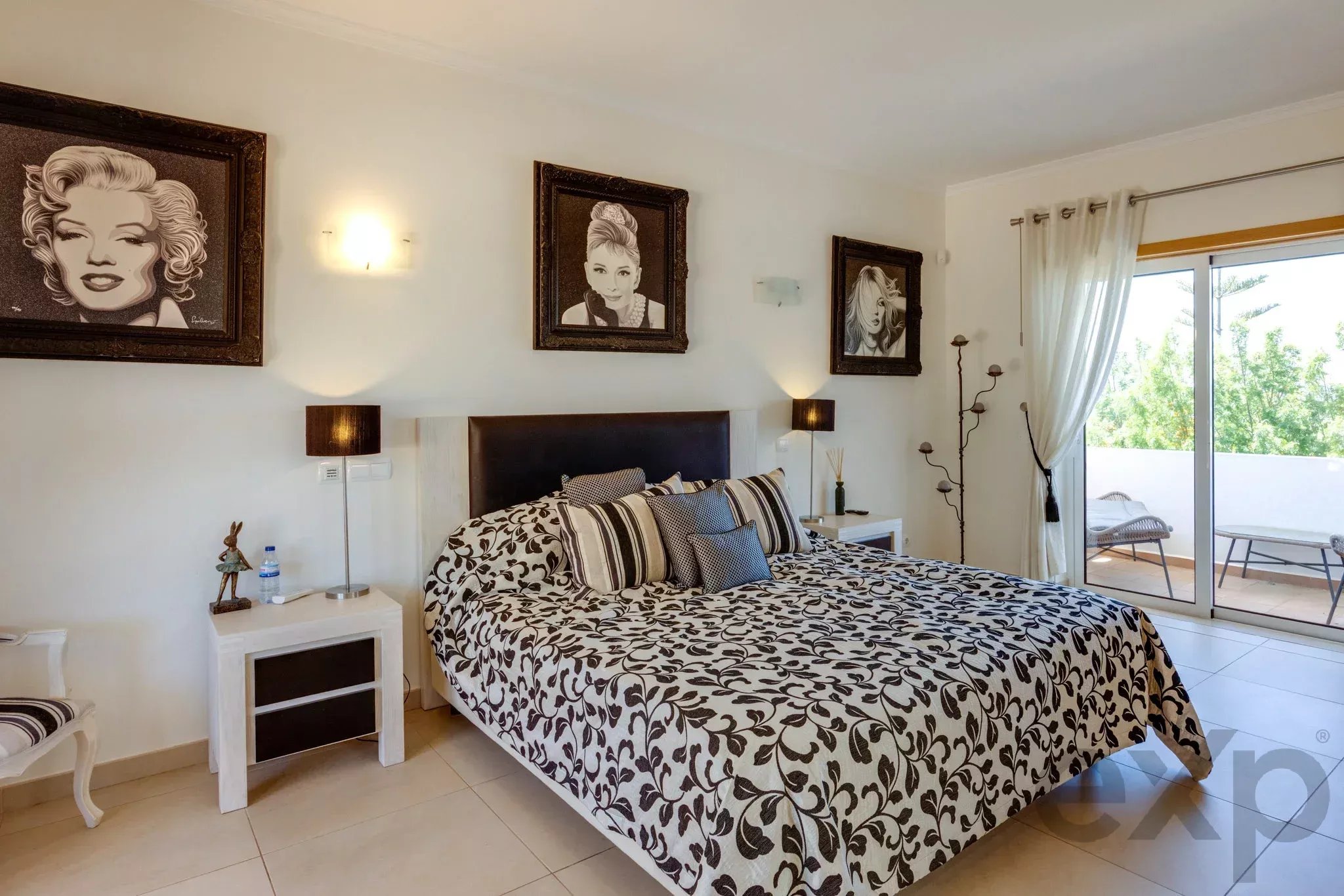 5-Bed American-Style Family Villa with Pool, Between Lagos and Praia da Luz 87053335 image 25