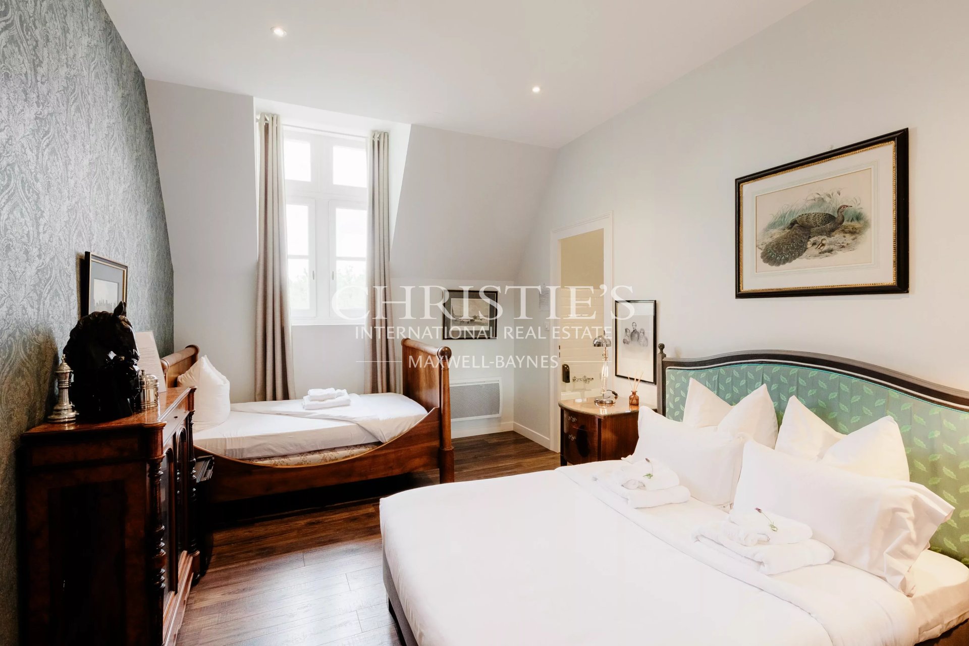 53 Bedroom Chateau's Image 28