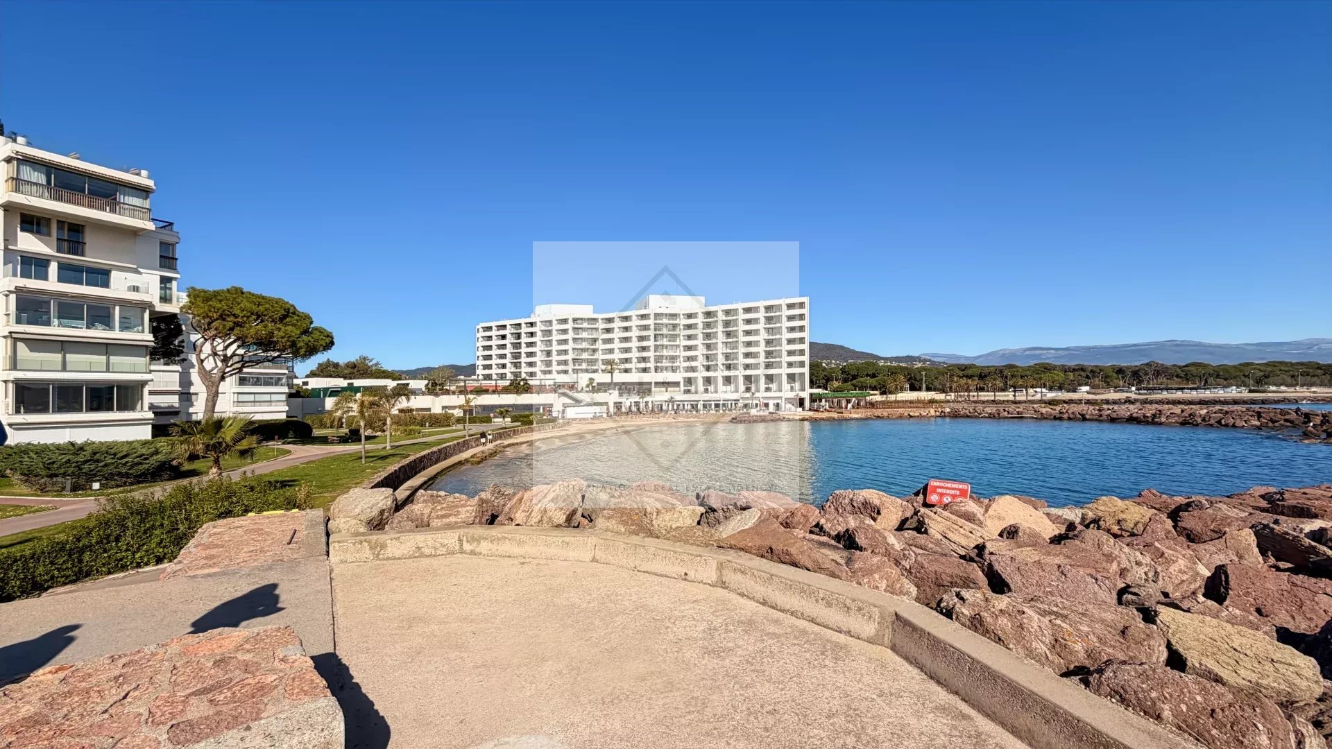 Rare à la Vente – 3 Pièces Vue Mer en Accès Direct Plage — photo 21