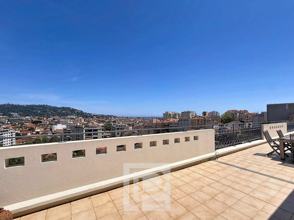 Apartment for sale in Cannes — Petit Juas District – Apartment-villa with rooftop terrace – Walking distance to the town centre.**