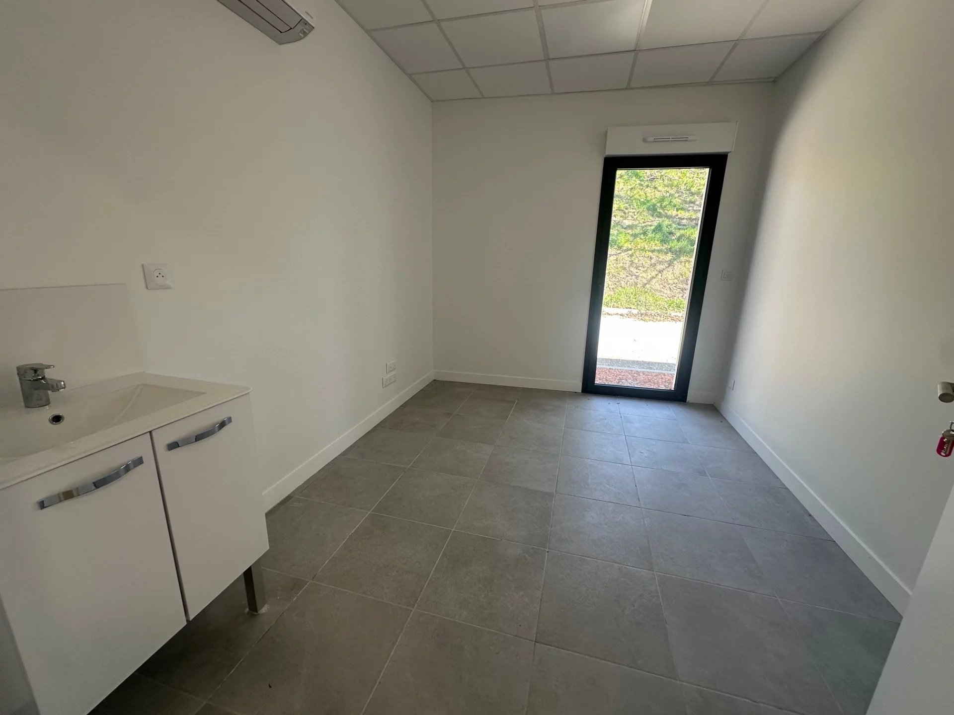 Vente Local commercial Pechbonnieu