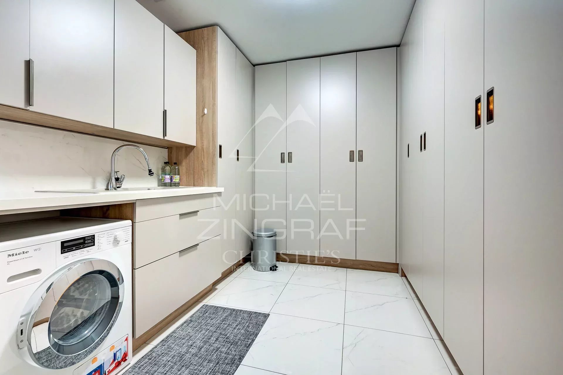 4 Bedroom Villa/Townhouse's Image 23