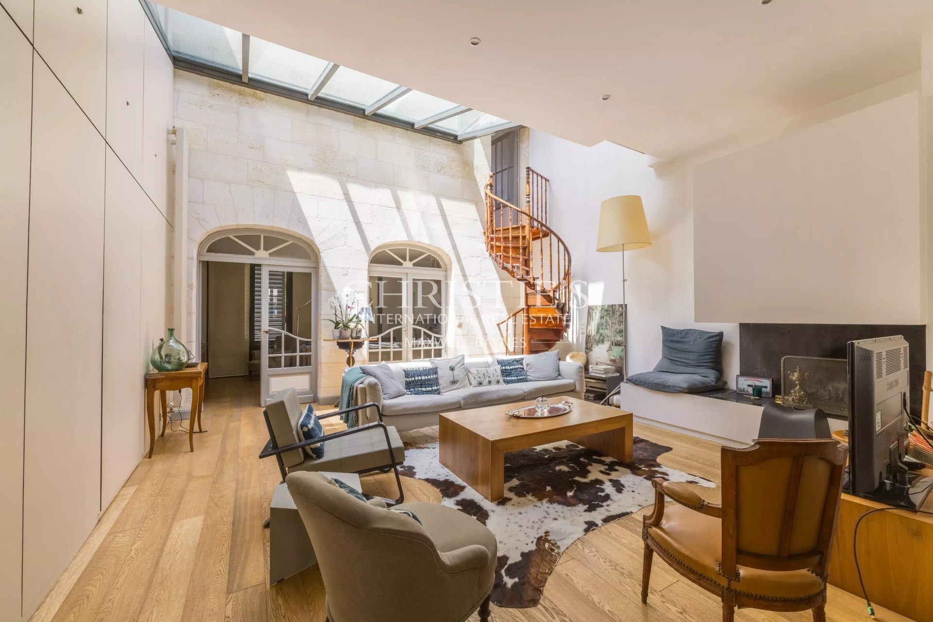 5 Bedroom Villa/Townhouse's Image 3