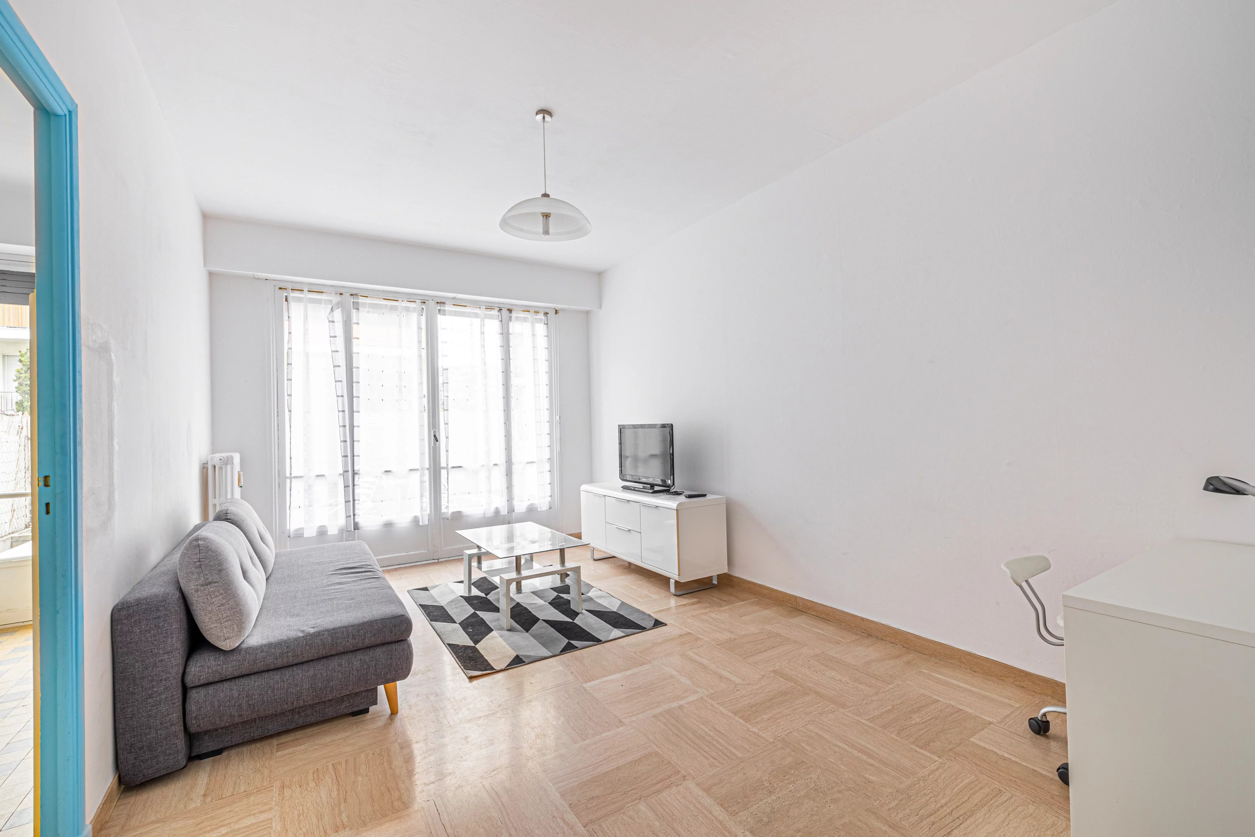 NICE OUEST / BD DE MAGNAN - Appartement de type F1 de 33 m2 avec terrasse de 10 m2, une cave incluse, proximité mer, commerces et tramway ! — photo 4