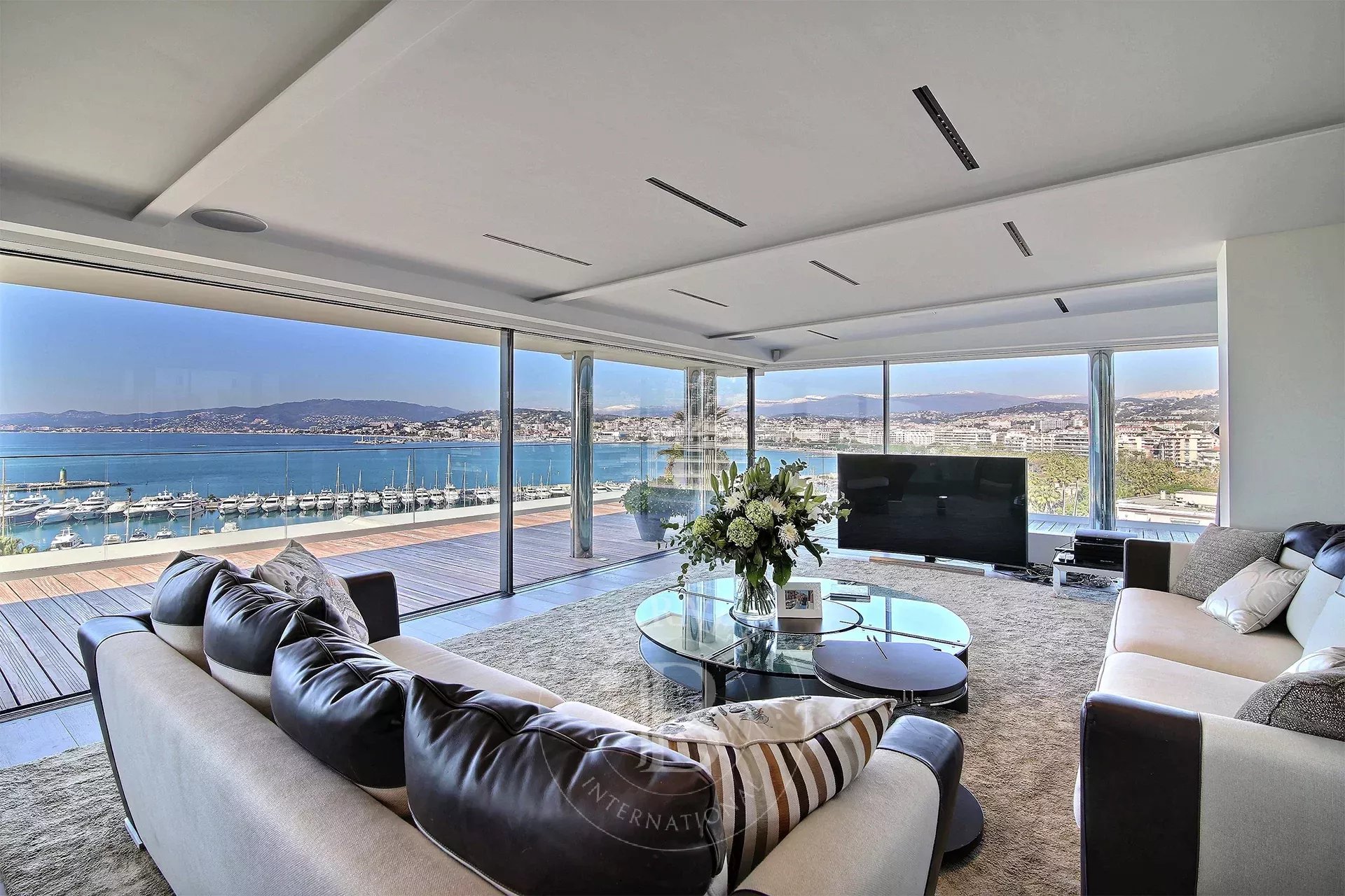 CANNES CROISETTE - PENTHOUSE - PANORAMIC SEA VIEW - 5 BEDROOMS