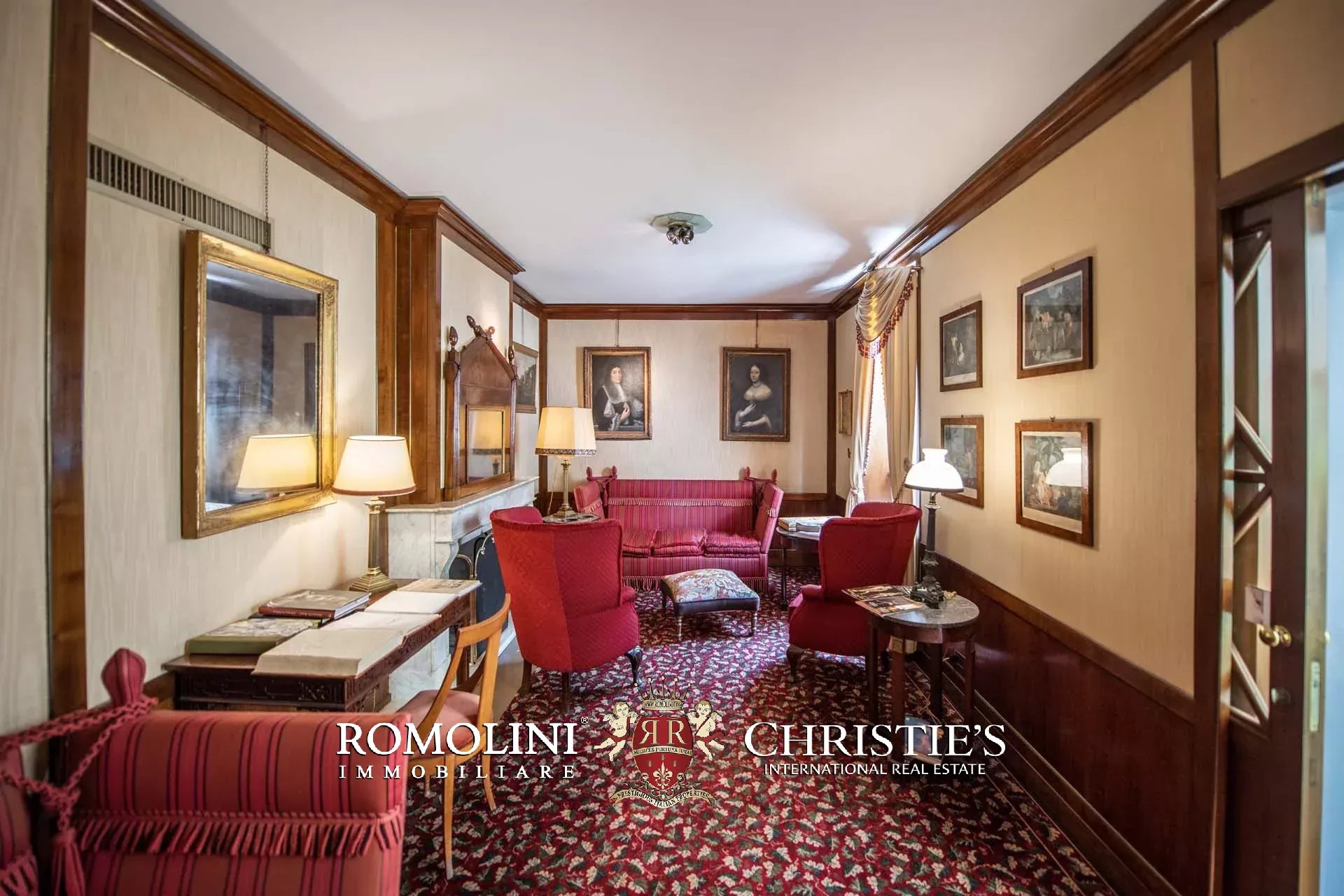 10 Bedroom Villa/Townhouse's Image 14