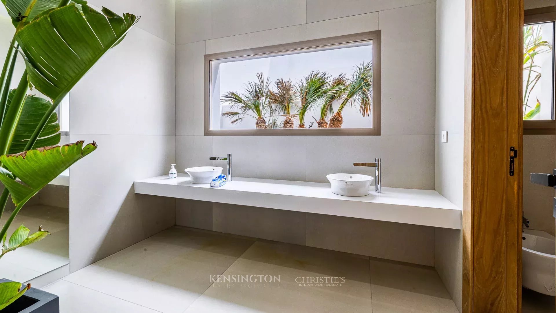 9 Bedroom Villa/Townhouse's Image 57