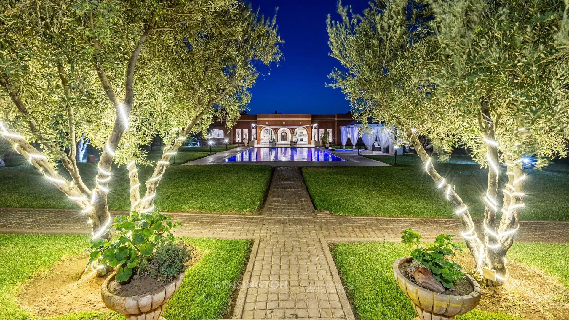 9 Bedroom Villa/Townhouse's Image 135