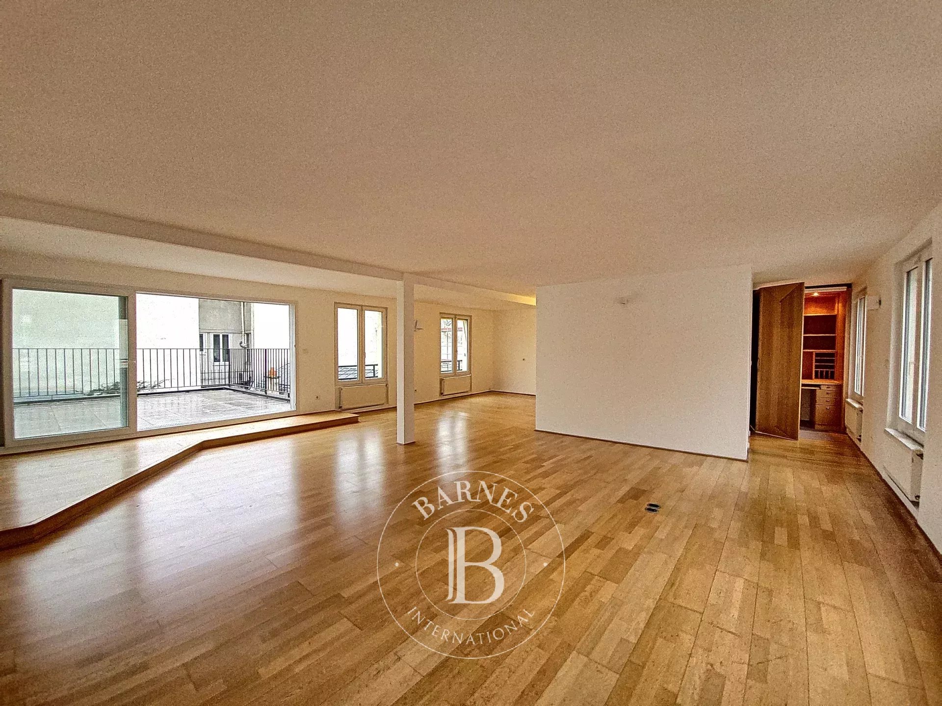 Paris  - Apartment 3 Bedrooms - picture 11