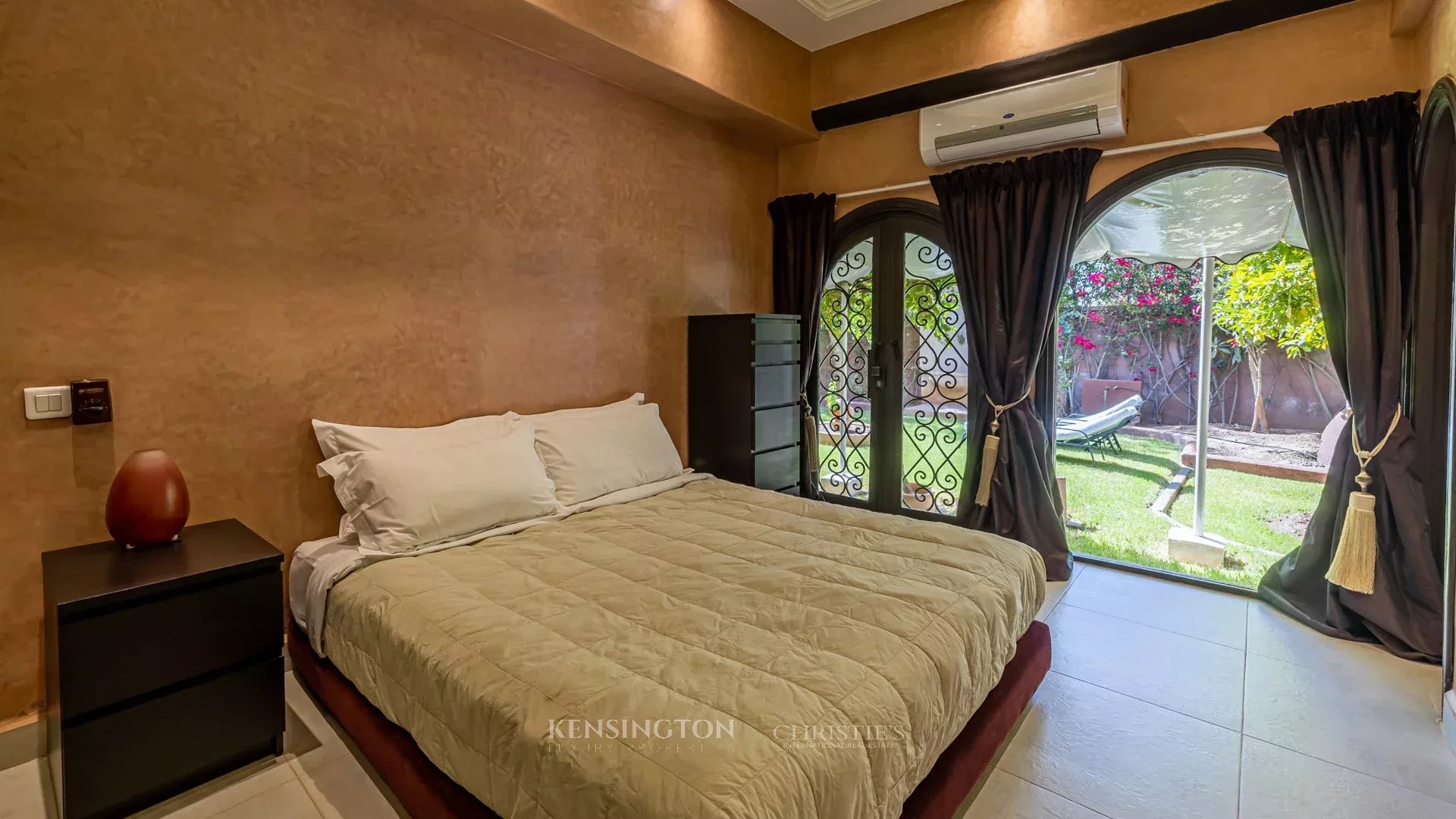 9 Bedroom Villa/Townhouse's Image 24
