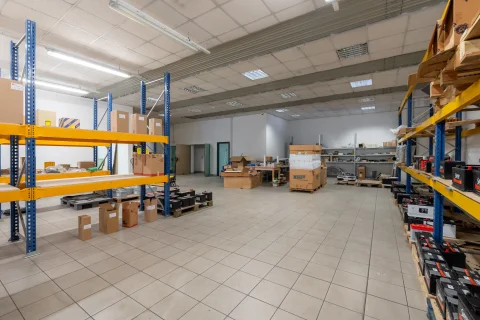Negozio---Locale-commerciale-in-affitto---Bolzano-7