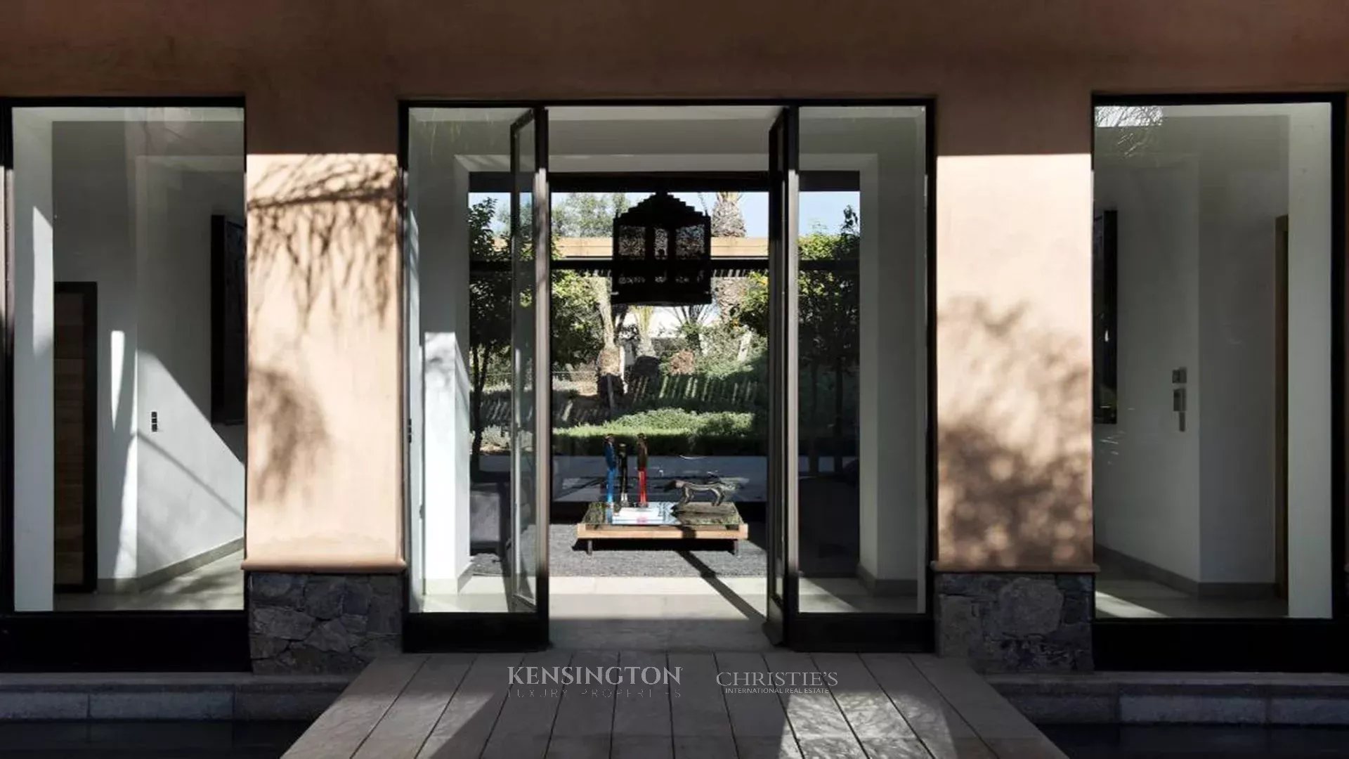 6 Bedroom Villa/Townhouse's Image 8