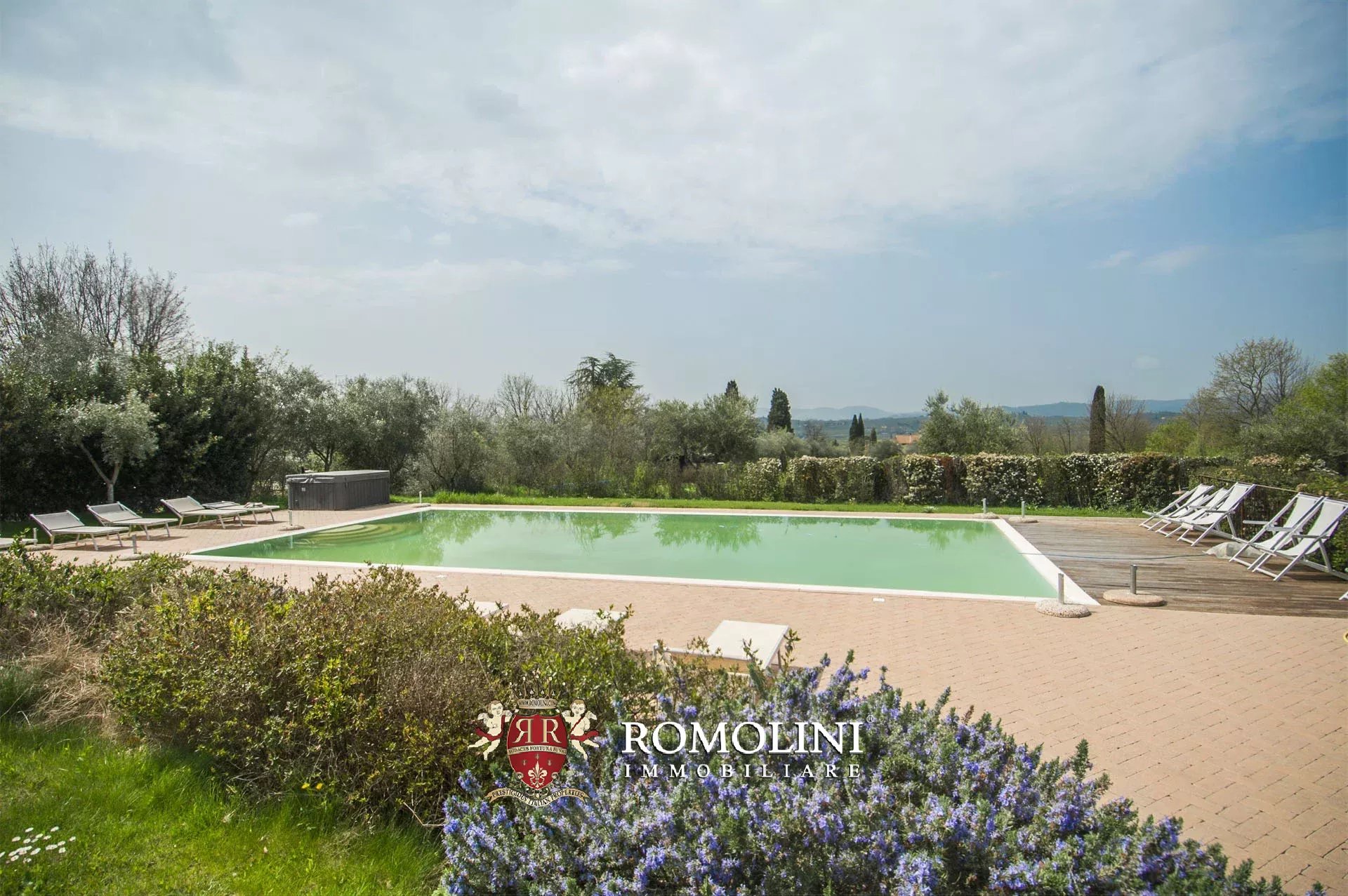 9 Bedroom Villa/Townhouse's Image 7