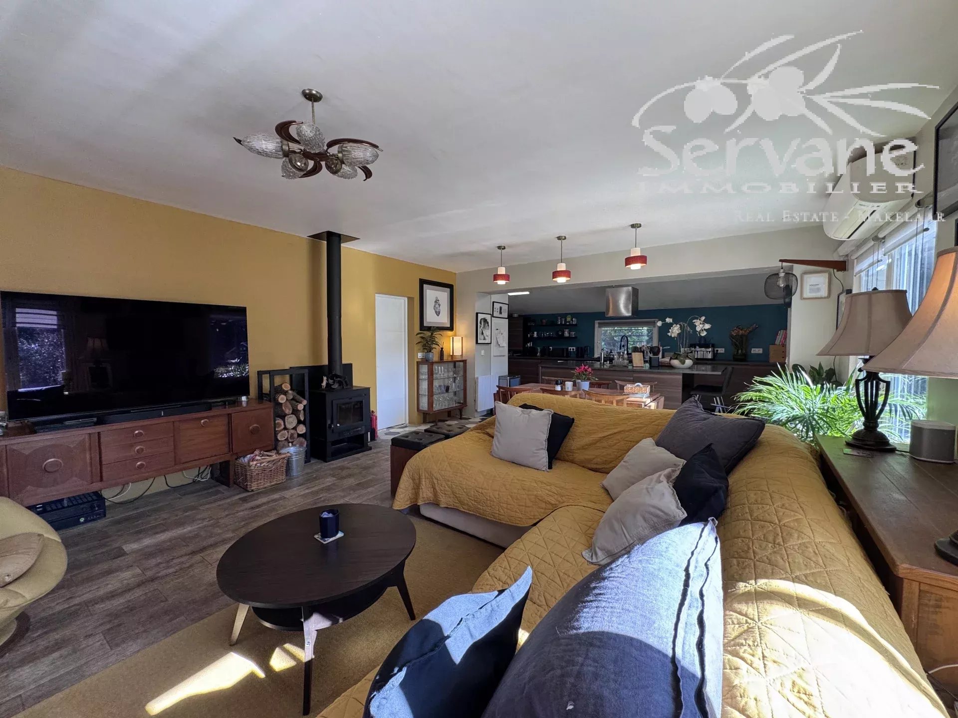 ENTRECASTEAUX RENOVATED VILLA