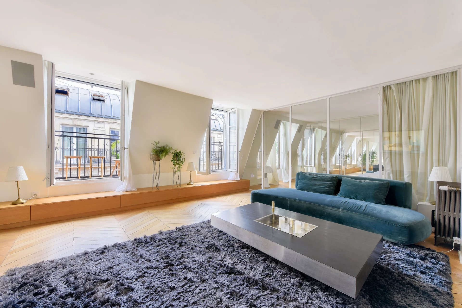 Sale Apartment Paris 8th