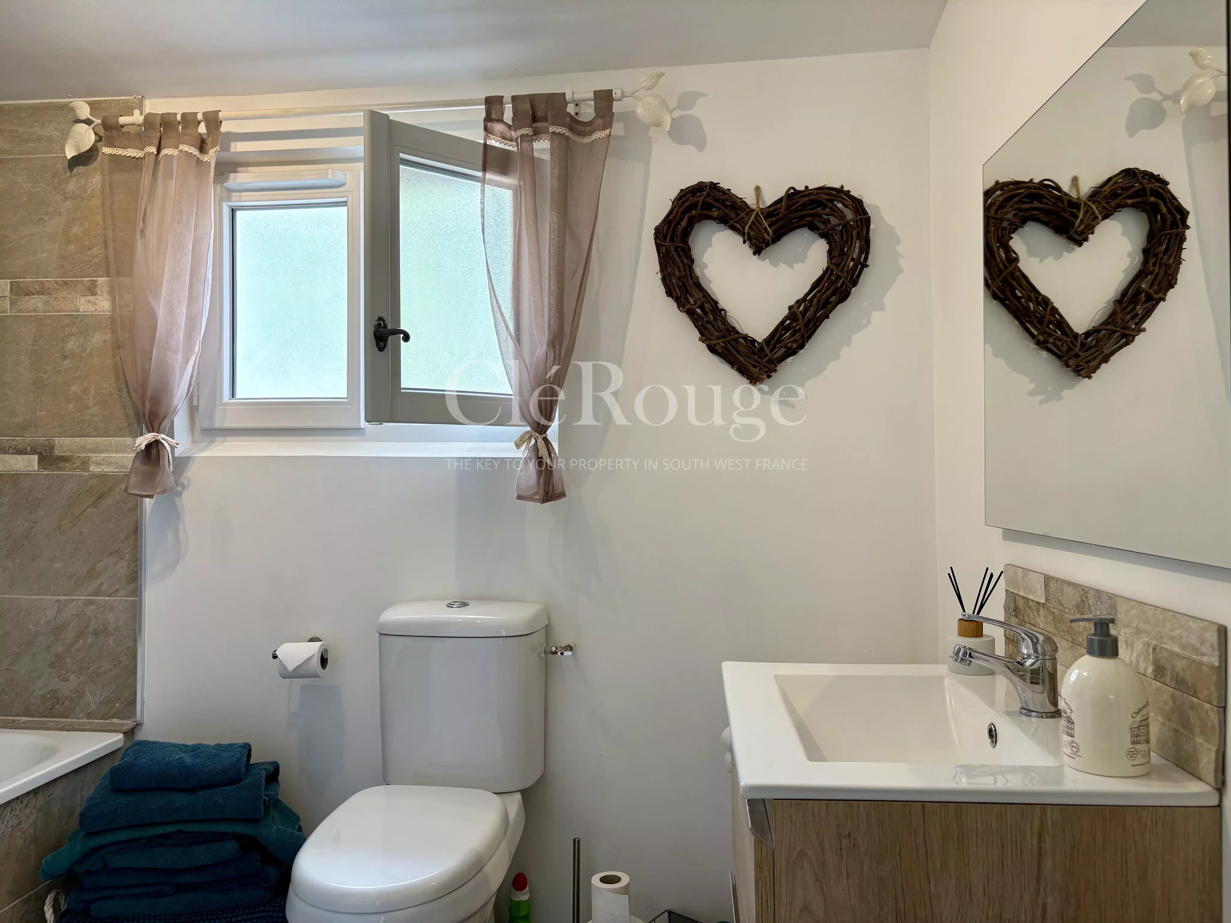 Proche de Duras - Maison en pierre au charme intemporel avec piscine chauffée