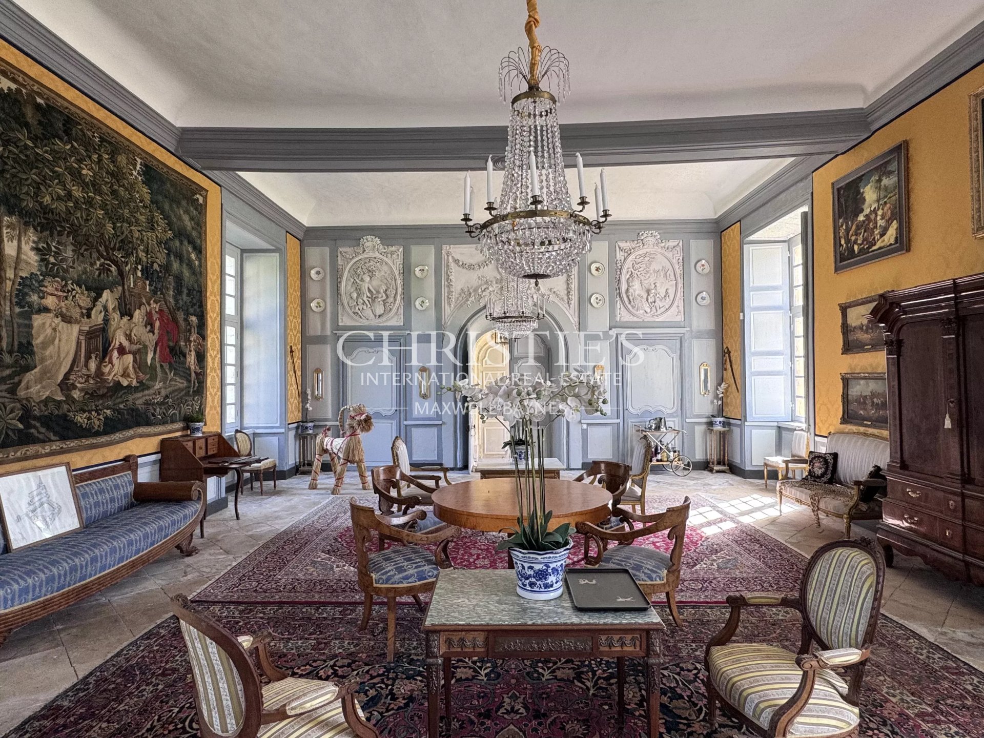 9 Bedroom Chateau's Image 3