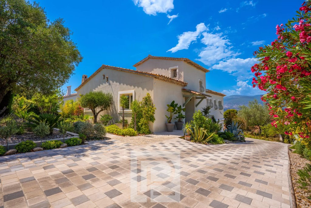 Villa for sale in Mougins — Gated Estate — Elegant Renovated Provençal Villa with Panoramic Views