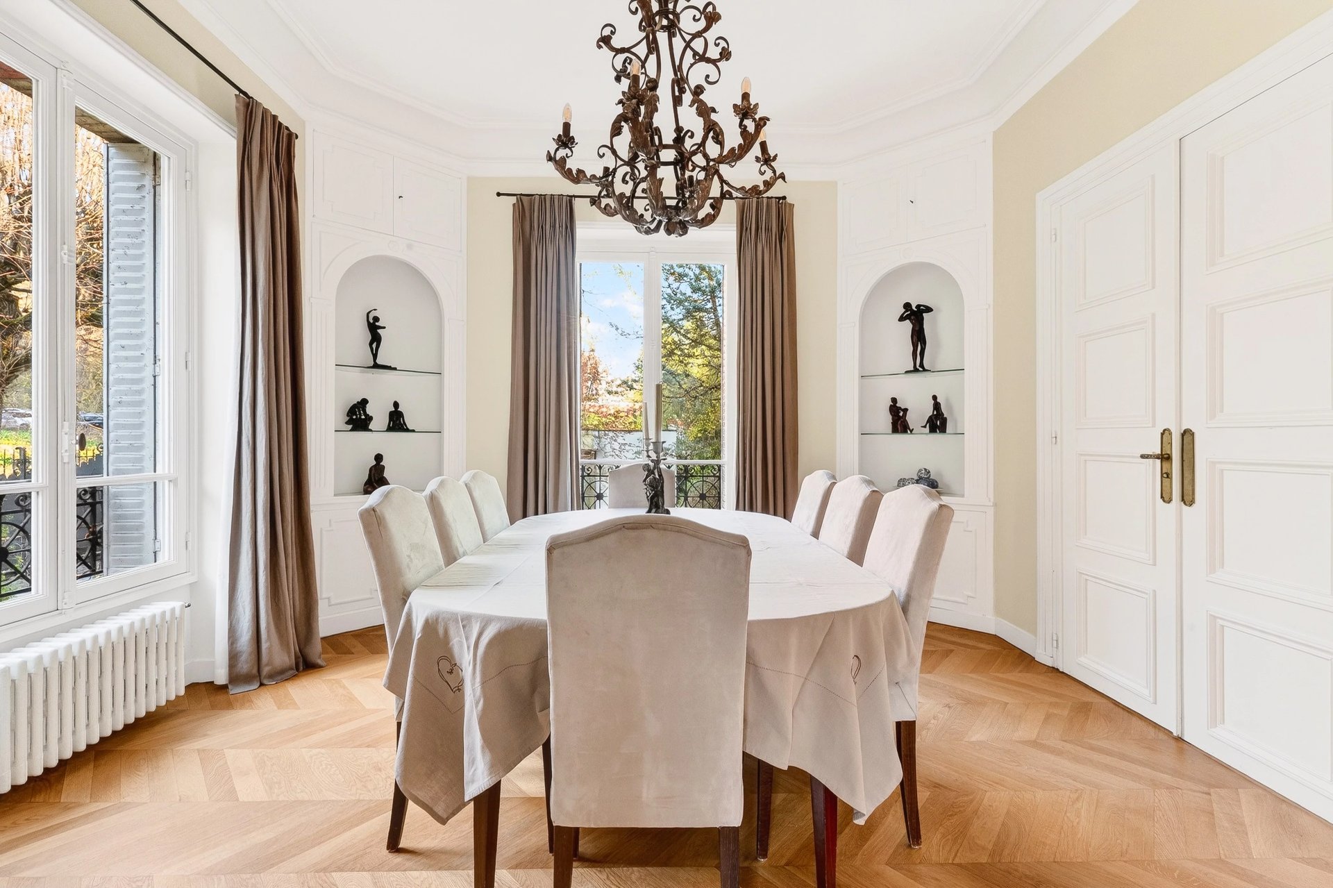 6 Bedroom Villa/Townhouse's Image 5