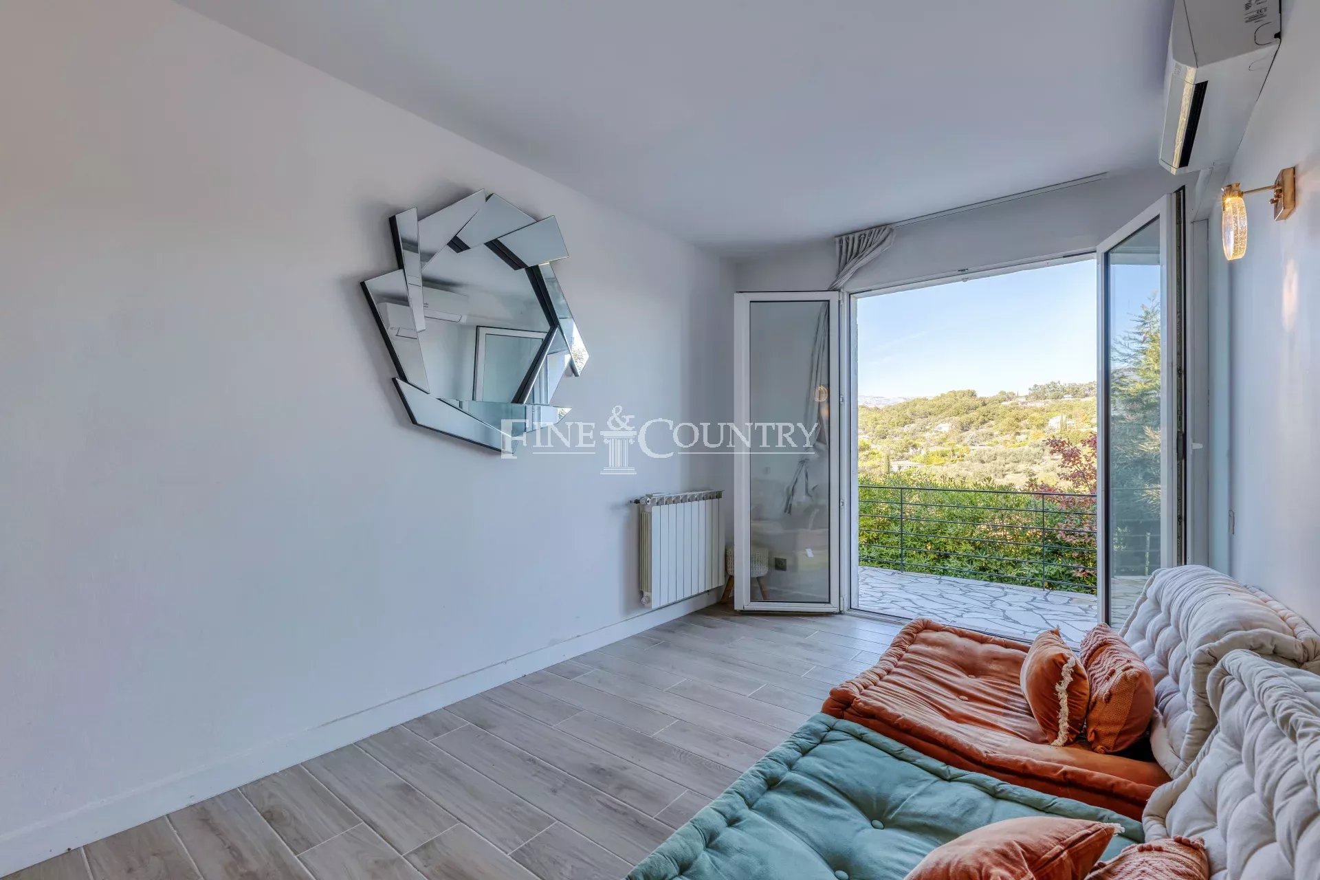 Photo of For sale  Villa in Valbonne - Panoramic view