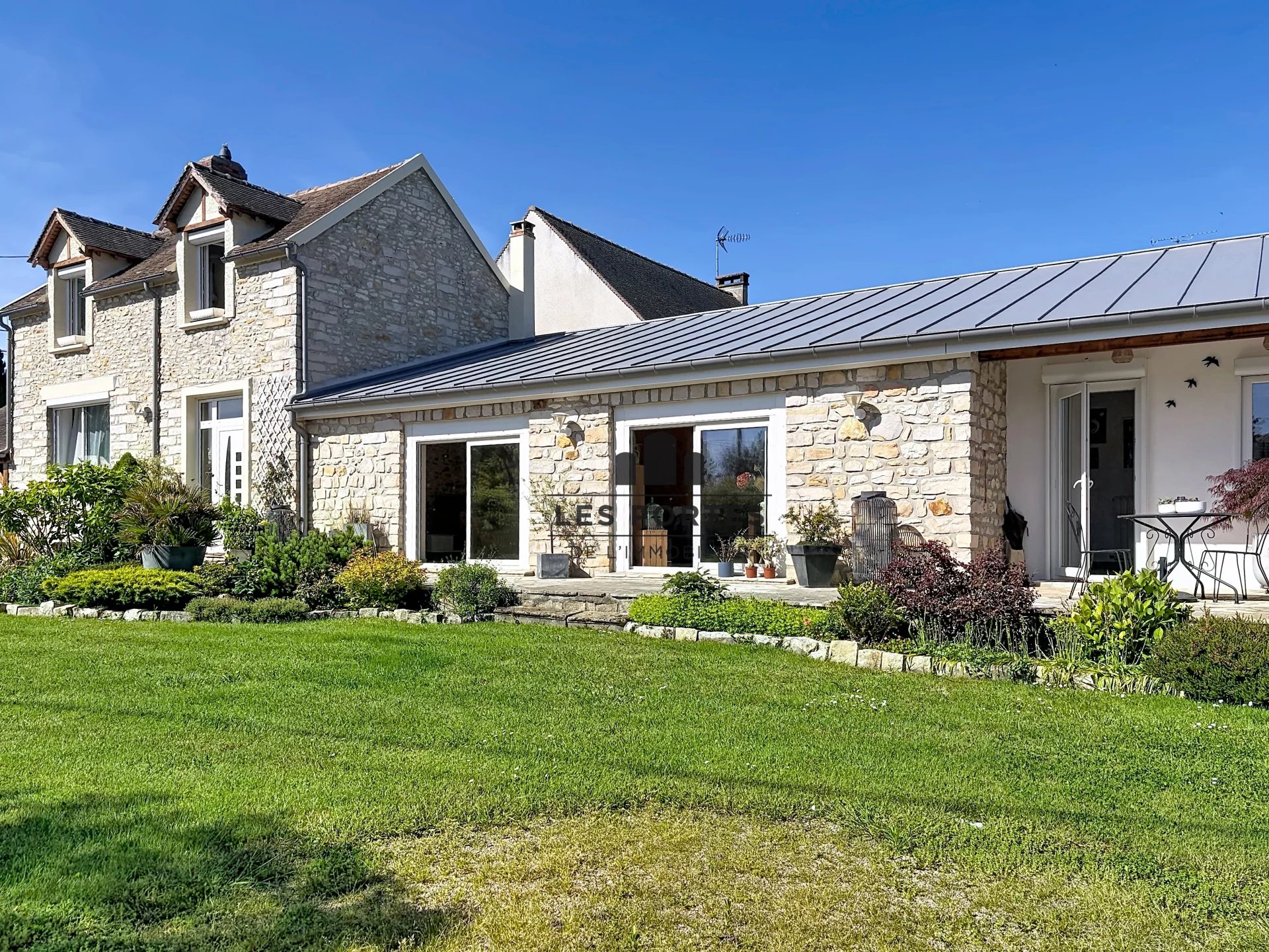 MAISON 5 PIECES 118 M² ENVIRON  LE VAUDOUE (77123)