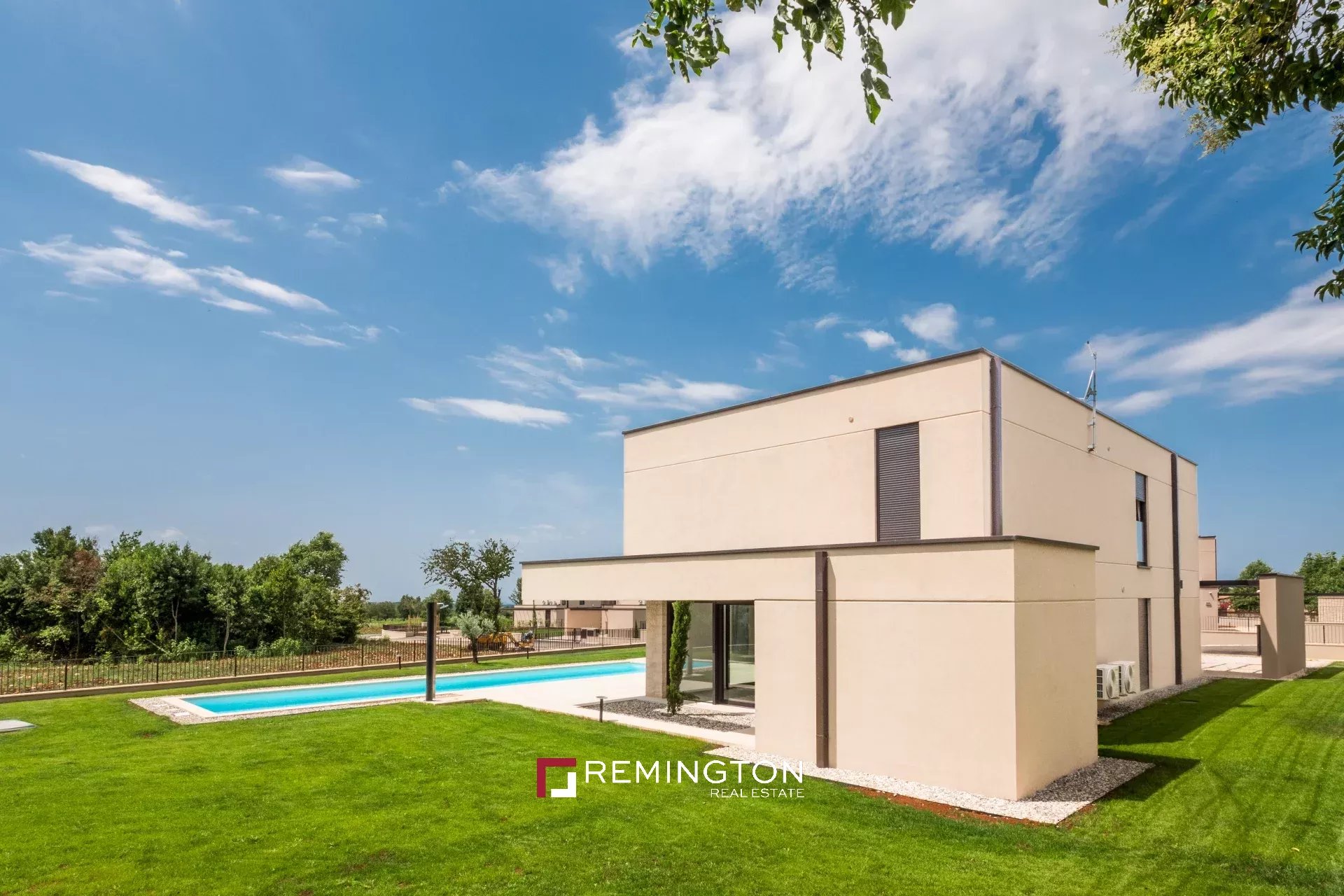 4 Bedroom Villa/Townhouse's Image 10