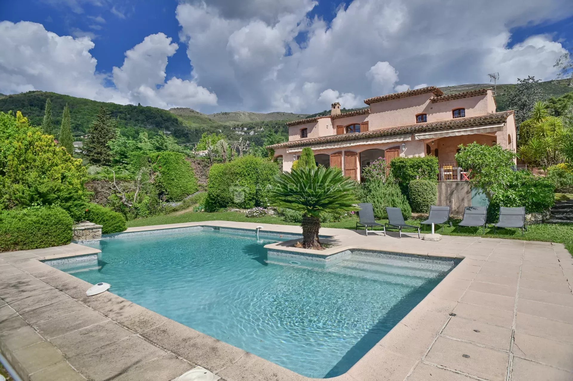 Exclusivité - Tourrettes sur Loup - Villa avec piscine . Calme absolu