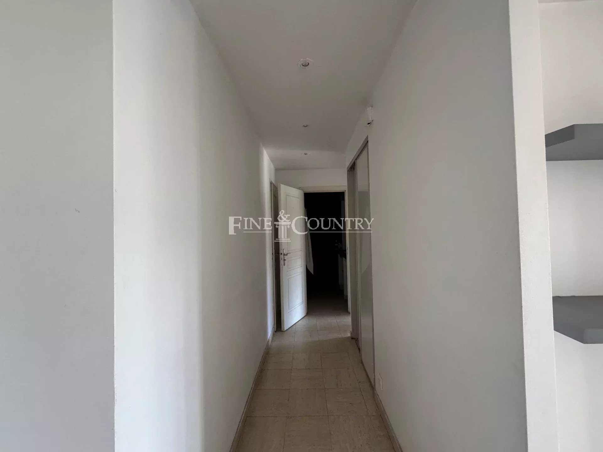 Photo of 1 BEDROOM APPARTEMENT FOR SALE CANNES BANANE