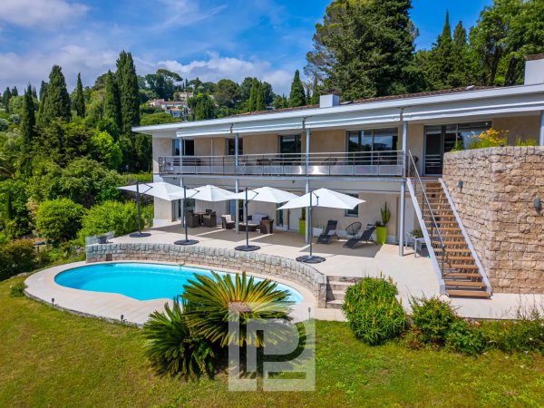 Contemporary Luxury Villa in Mougins | Panoramic Hillside Family Estate — photo 3