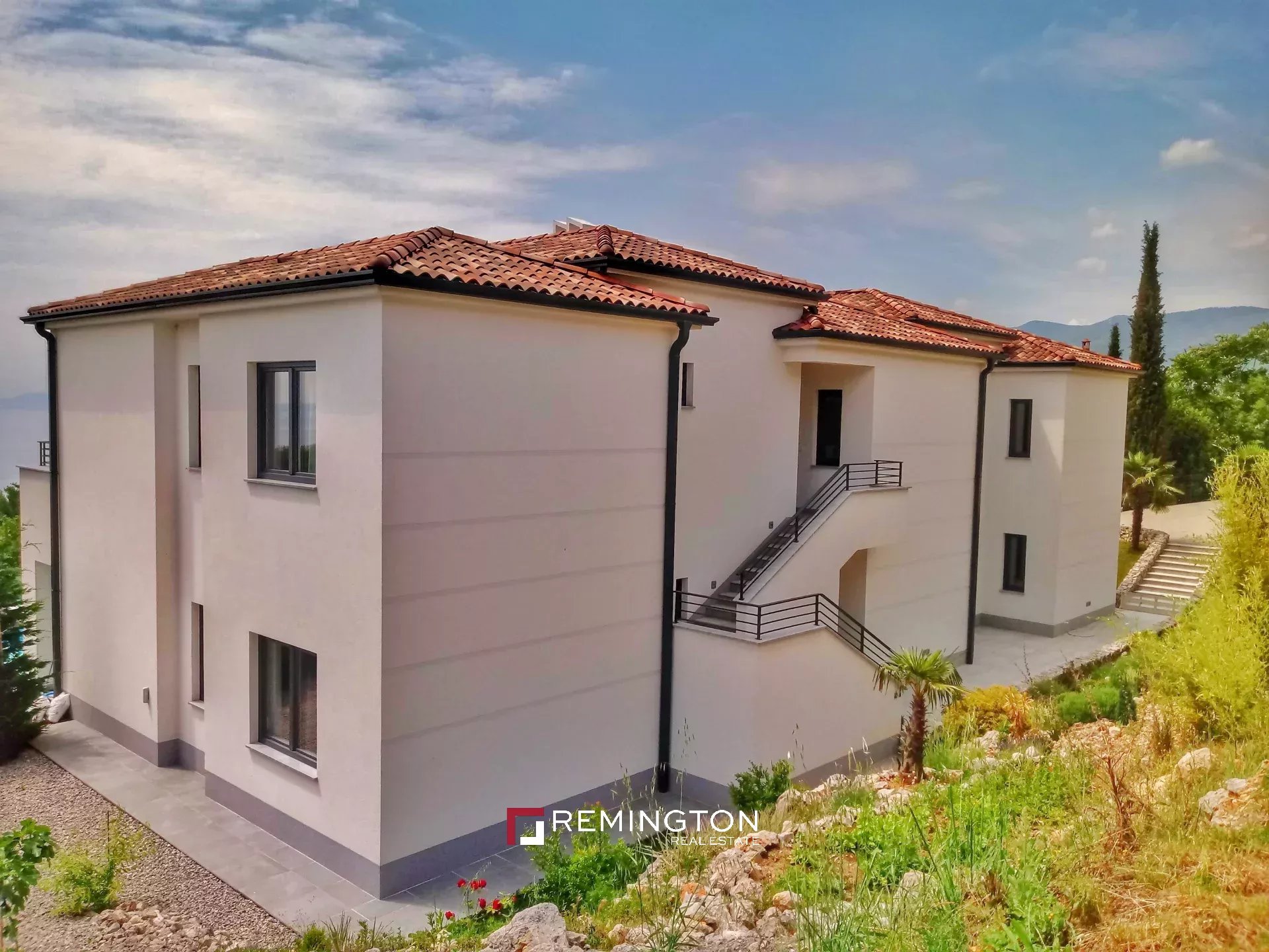 6 Bedroom Villa/Townhouse's Image 32