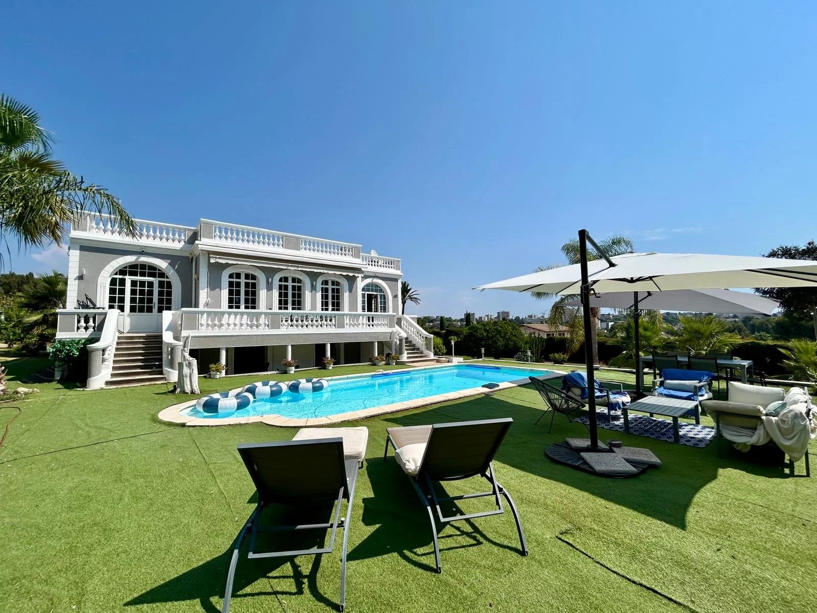 A VENDRE VILLA dE CHARME AVEC UNE ADRESSE EXCEPTION