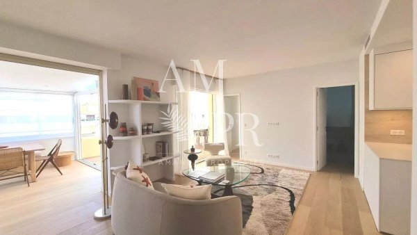 Magnificent 3 rooms apartment - City center - Sea view - Cannes — photo 2