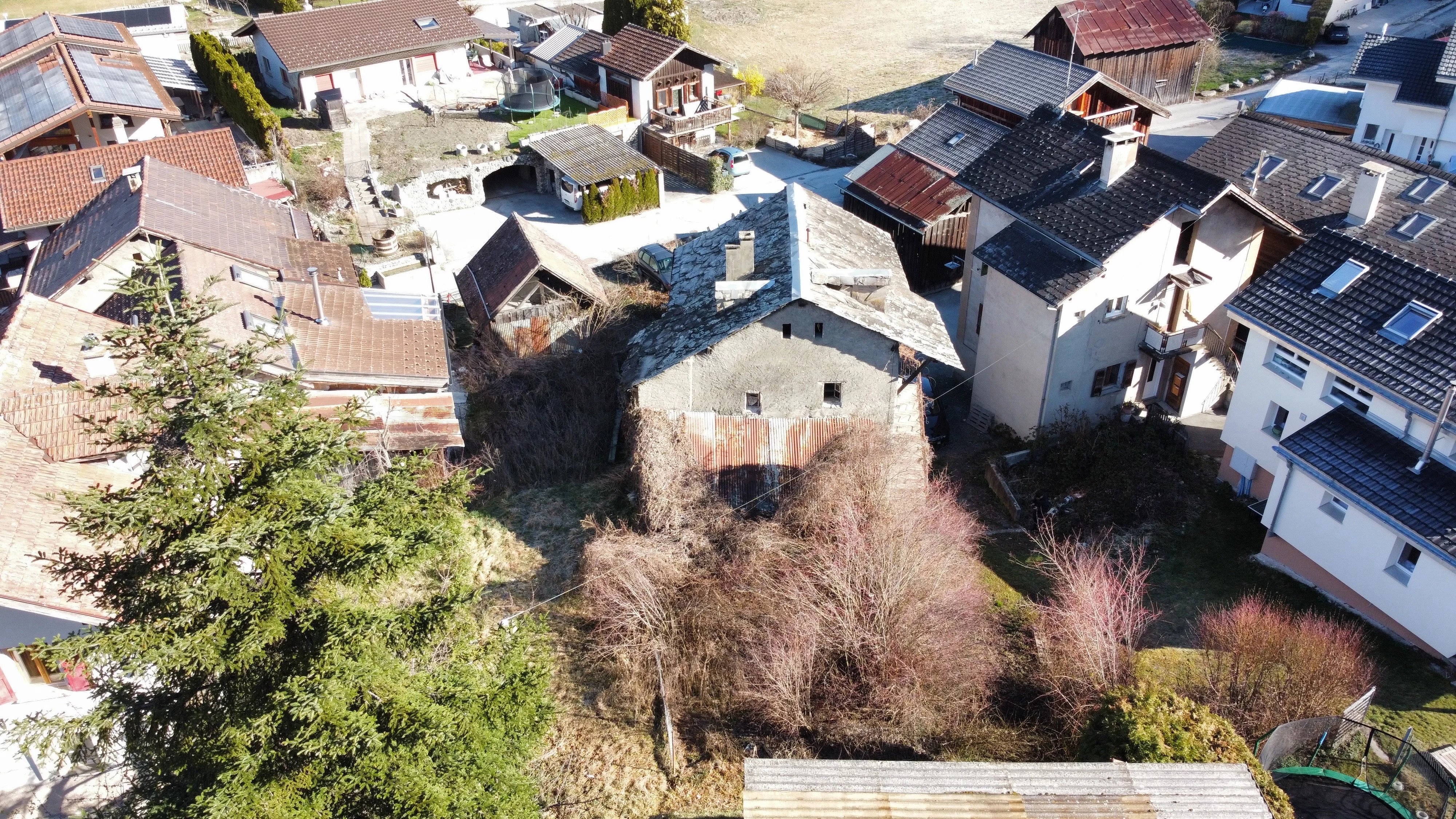 Propriété villageoise avec potentiel de développement !