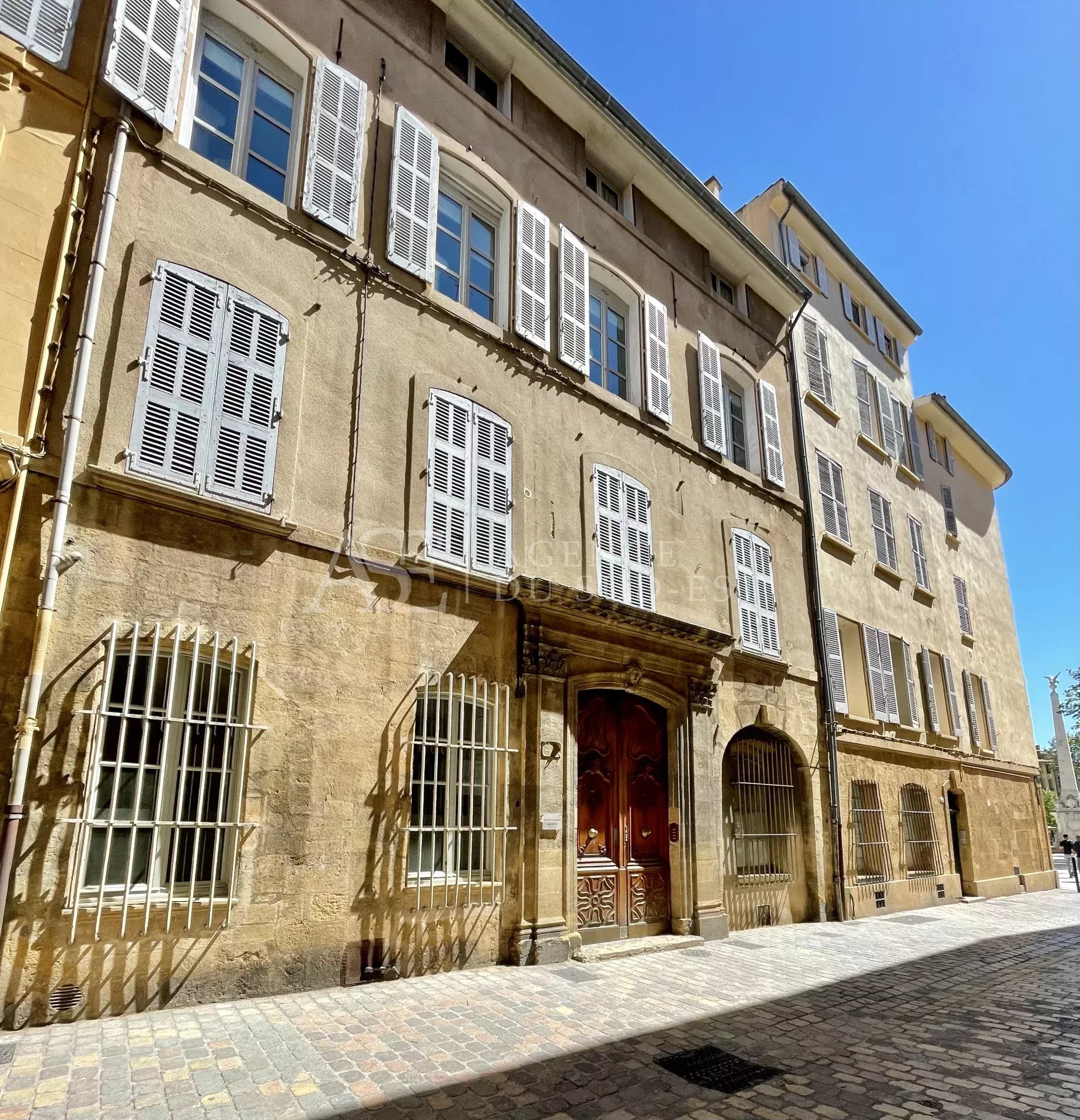 Agence immobilière de 