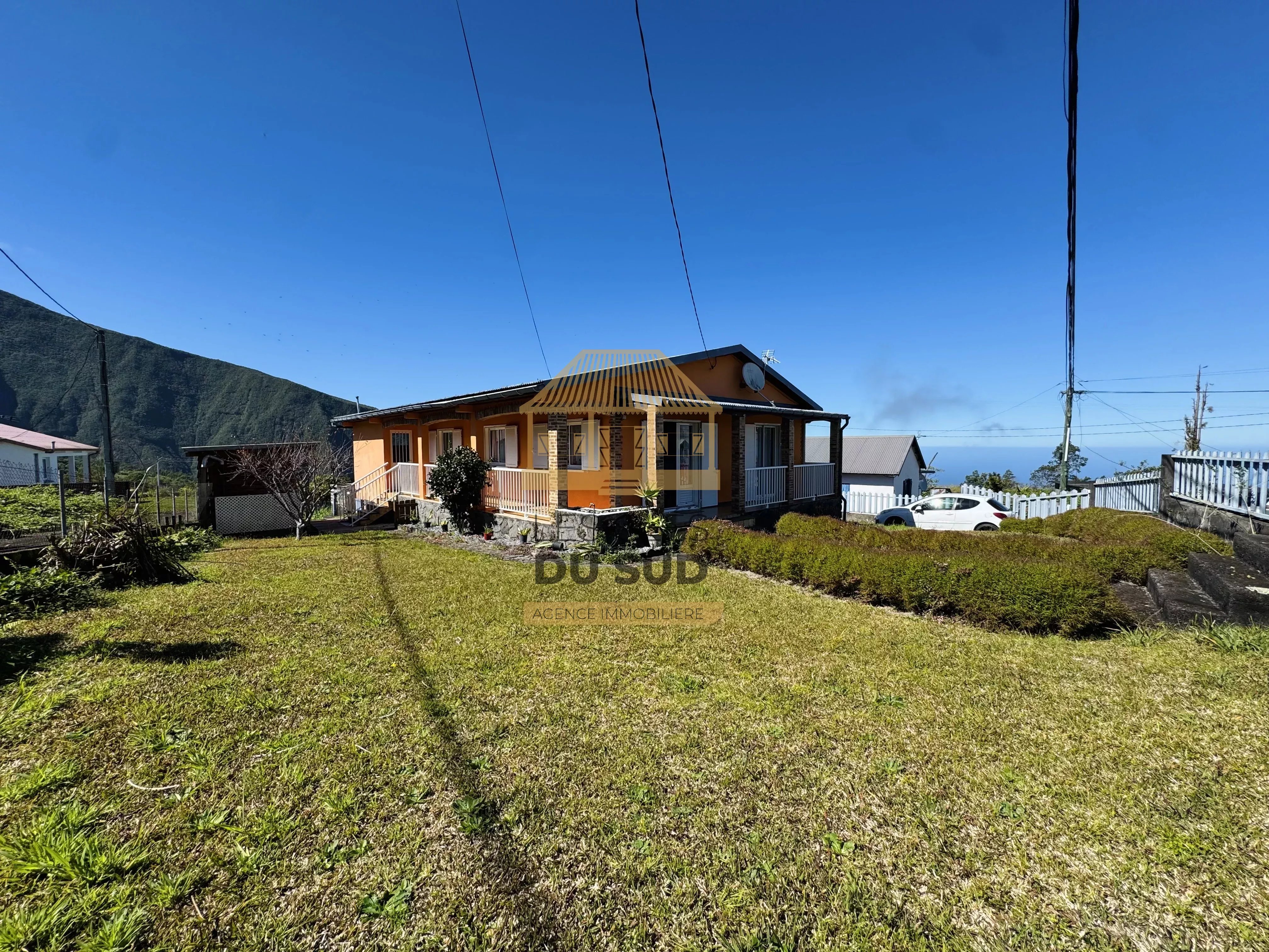 SAINT-JOSEPH – MAISON FAMILIALE PLAIN-PIED 4 CHAMBRES AVEC JARDIN – SECTEUR CALME