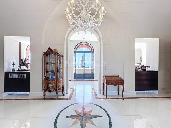 Belle Époque Family Villa in Villefranche-sur-Mer | Legacy Estate — photo 3