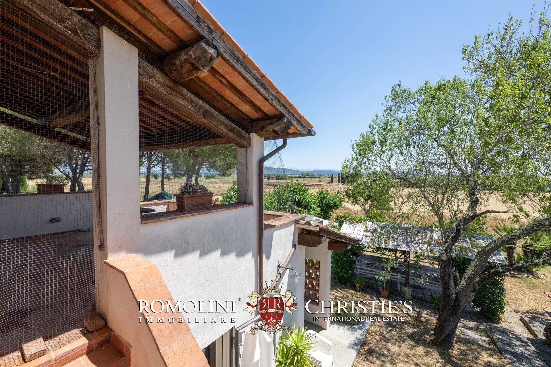6 Bedroom Villa/Townhouse's Image 35