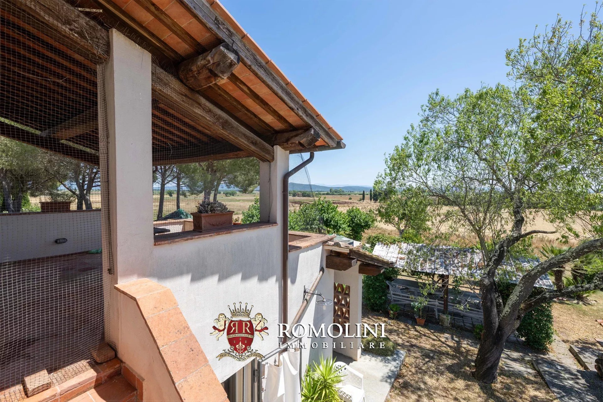 6 Bedroom Villa/Townhouse's Image 35