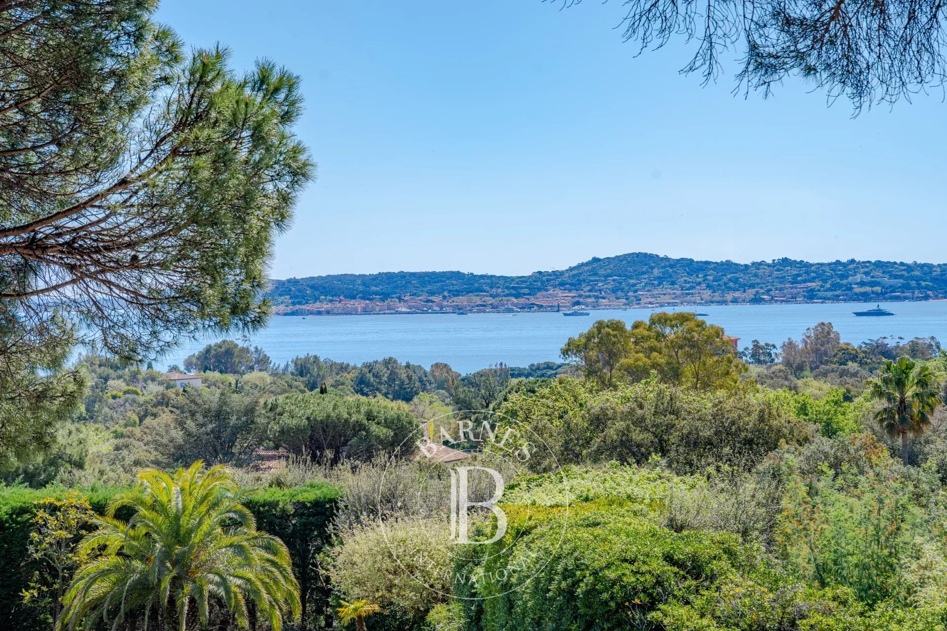 Villa Grimaud  -  ref 86997545 (picture 1)