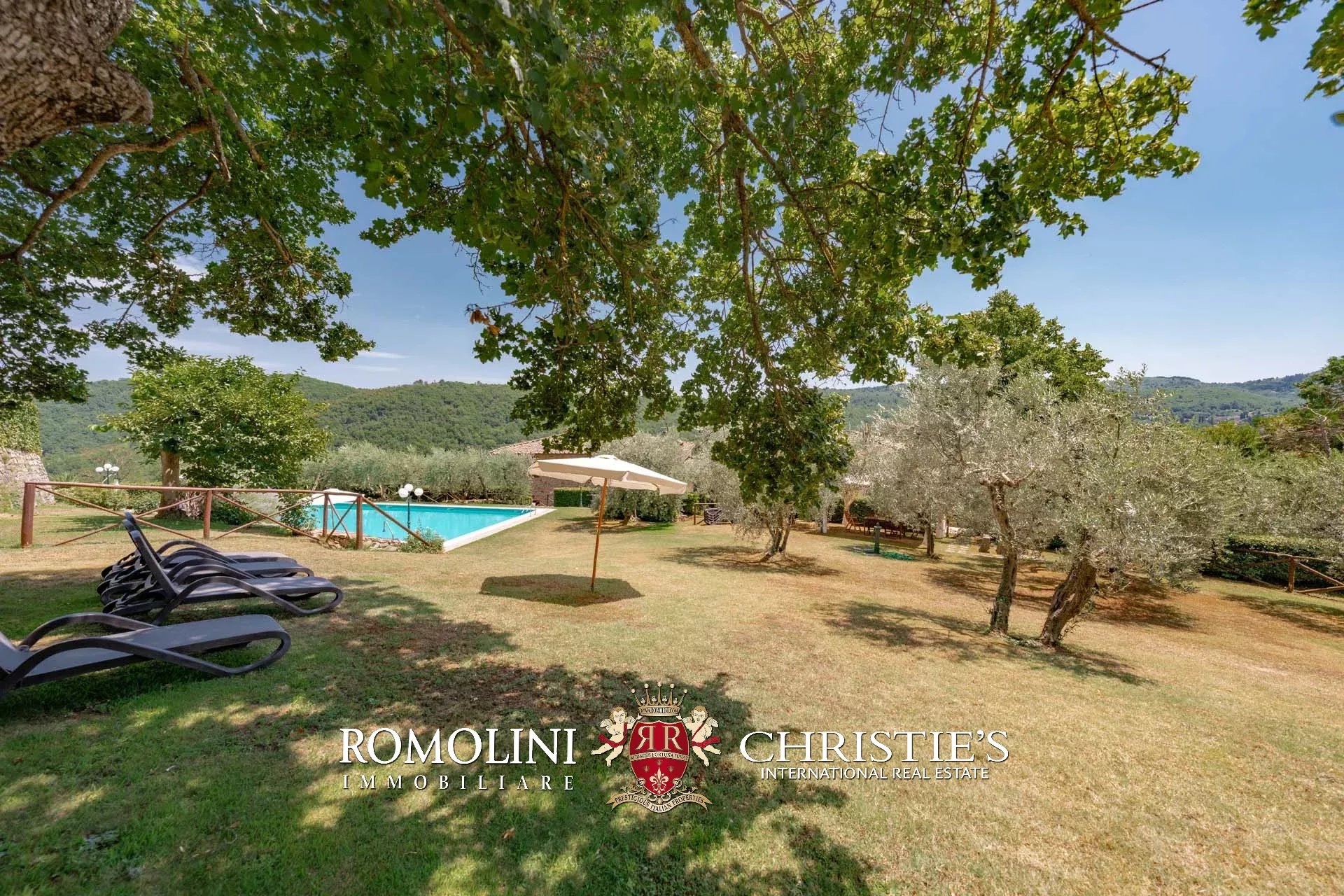 21 Bedroom Vineyard's Image 80