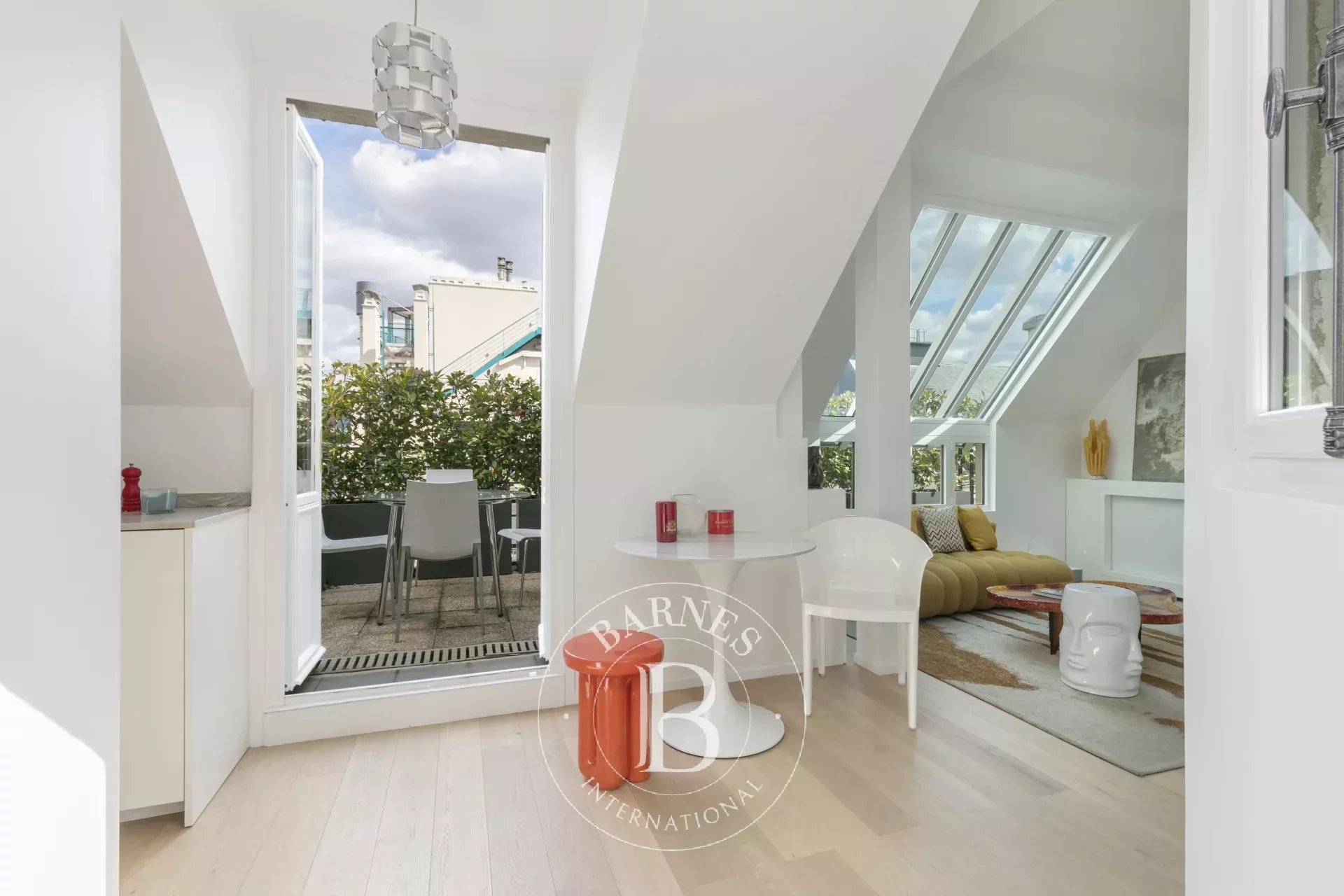 Apartment Paris 75008  -  ref 87000810 (picture 1)