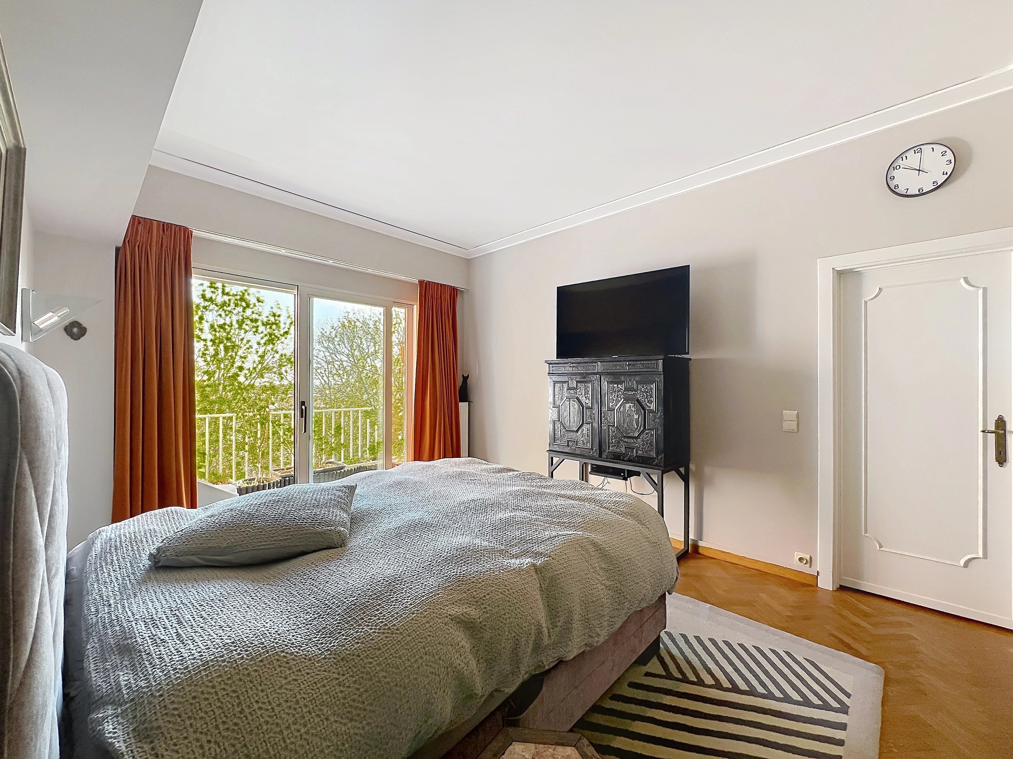 Mooi appartement met terrassen en parking
