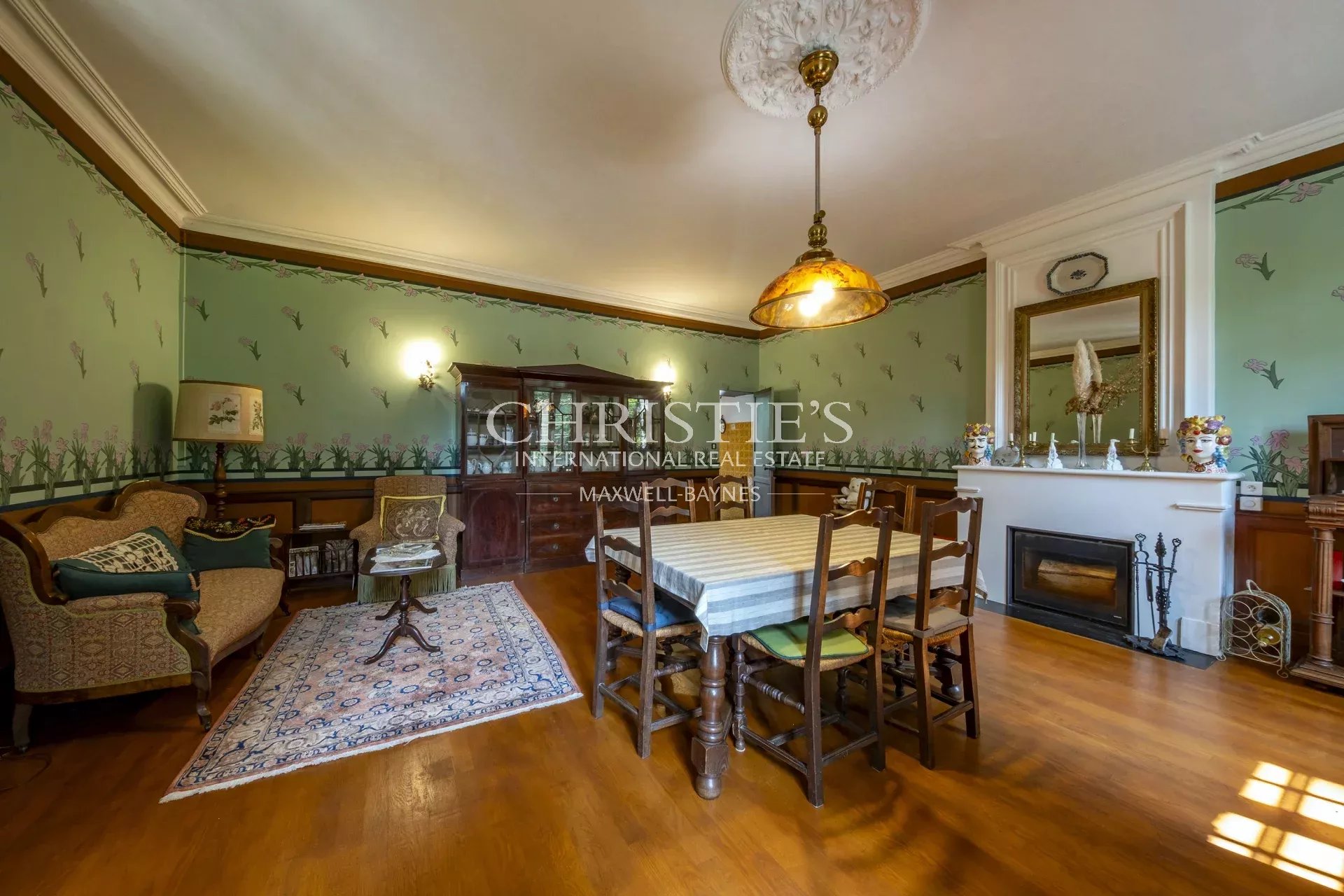 9 Bedroom Villa/Townhouse's Image 9