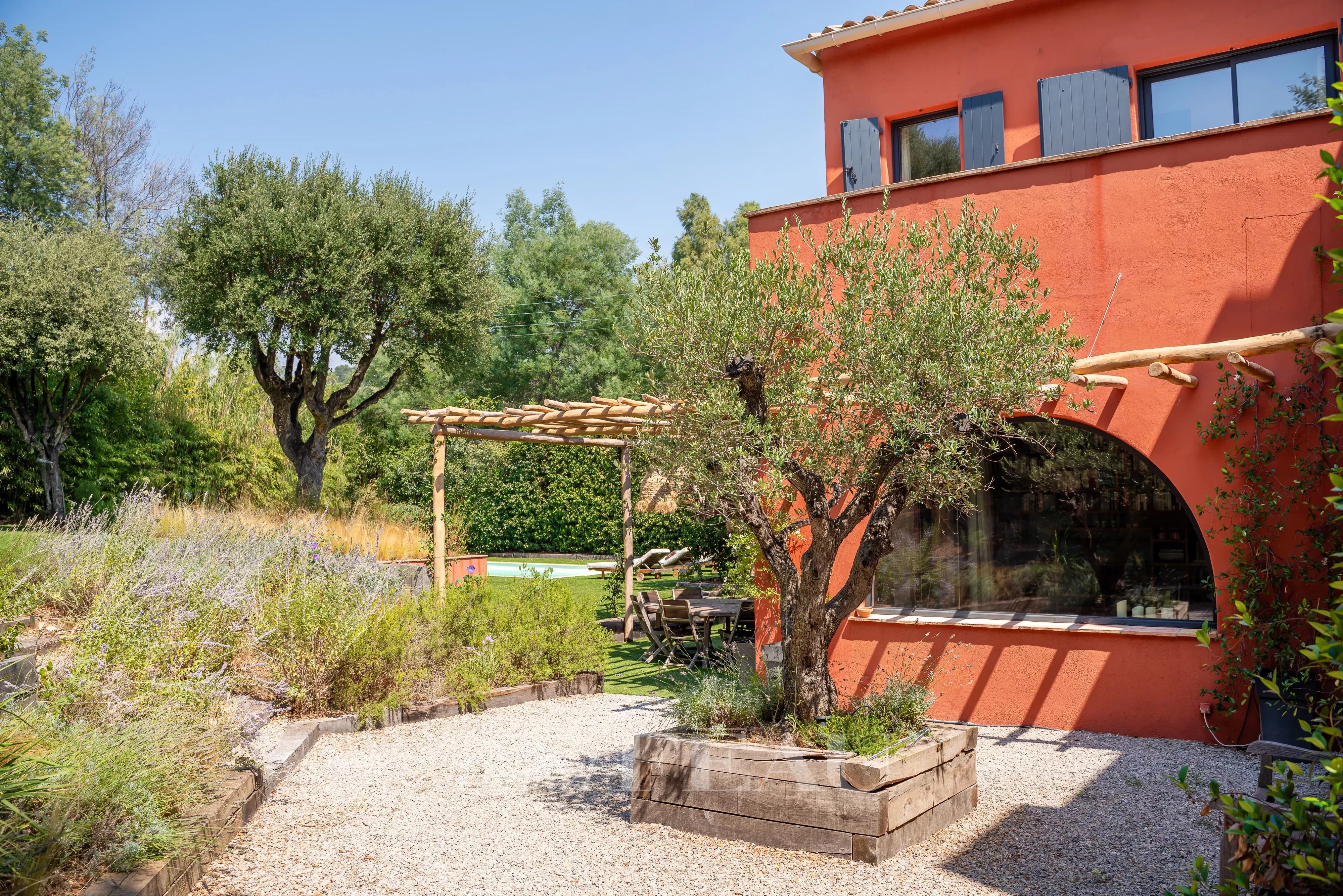 Grimaud – A superb 5-bed property