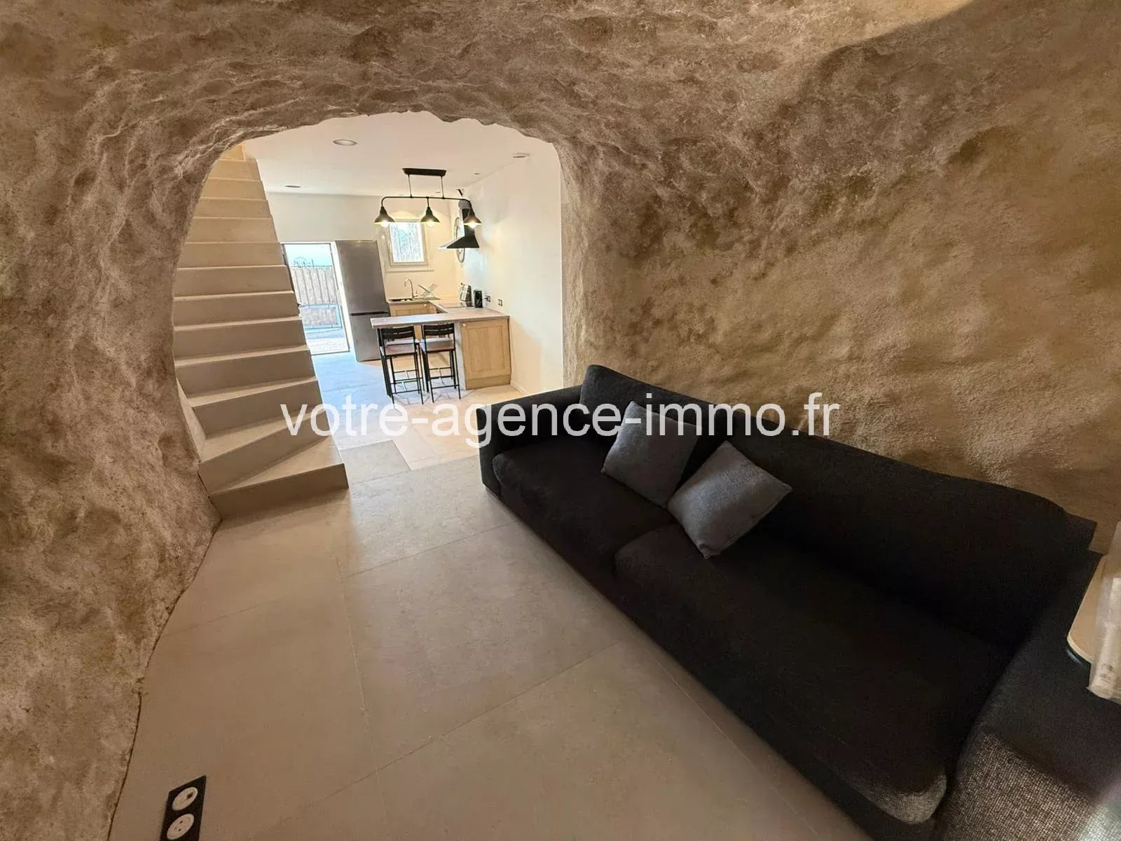 Aspremont – Maison individuelle / 2 pièces meublé avec balcon