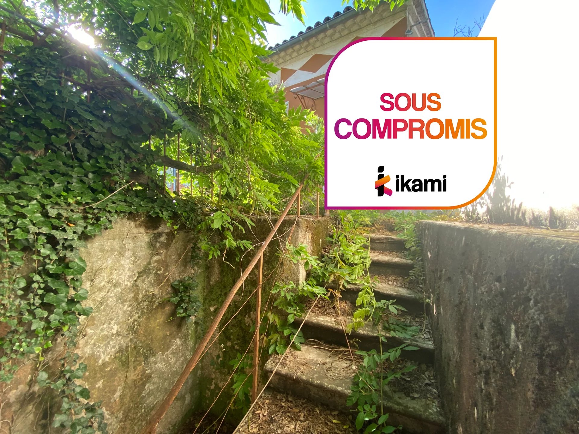 APPARTEMENT DE 56 m2 A RENOVER- PARKING-TERRASSE
