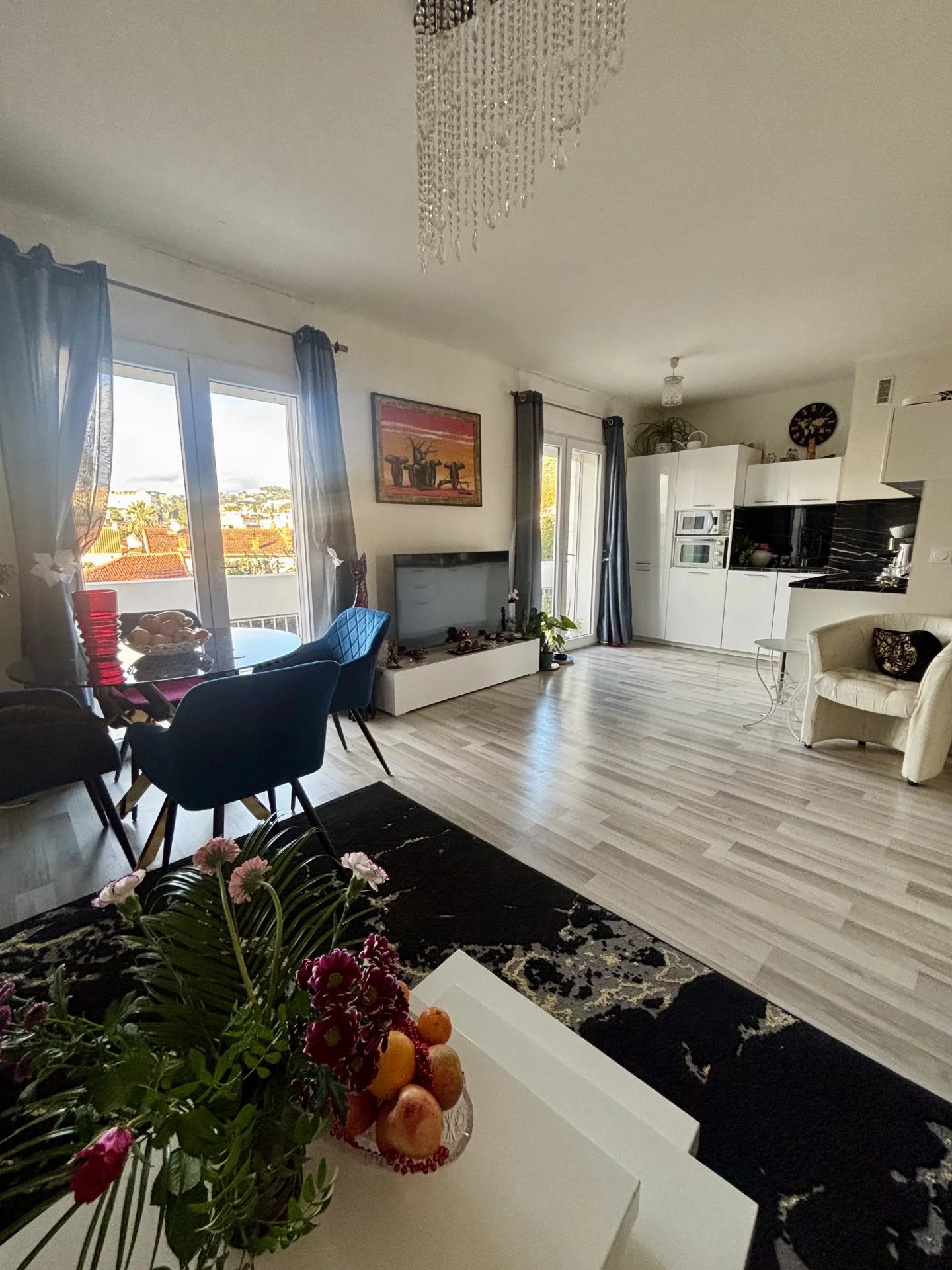 2 Pièces rénové avec balcon et vue dégagée — photo 3