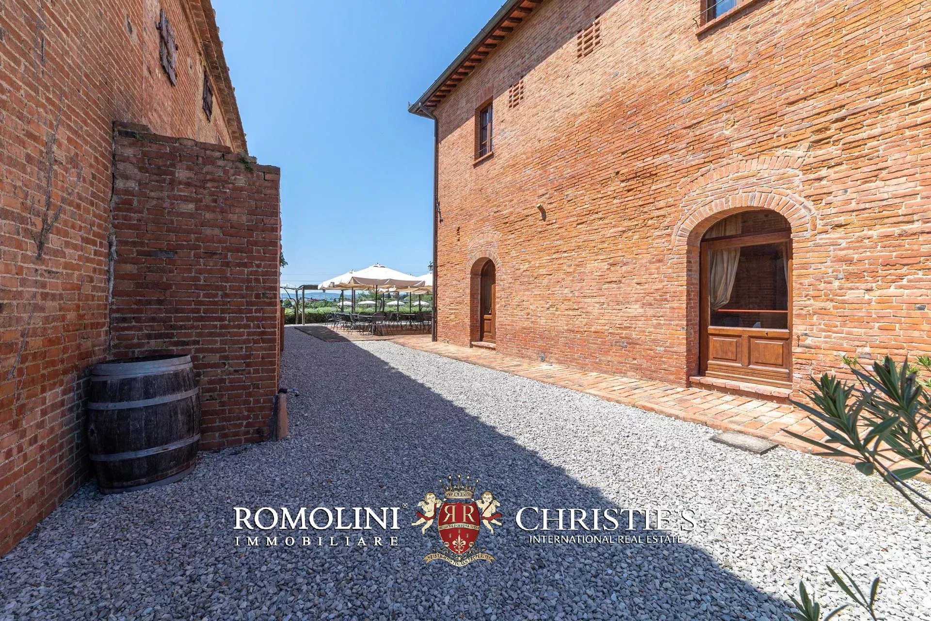 14 Bedroom Villa/Townhouse's Image 32