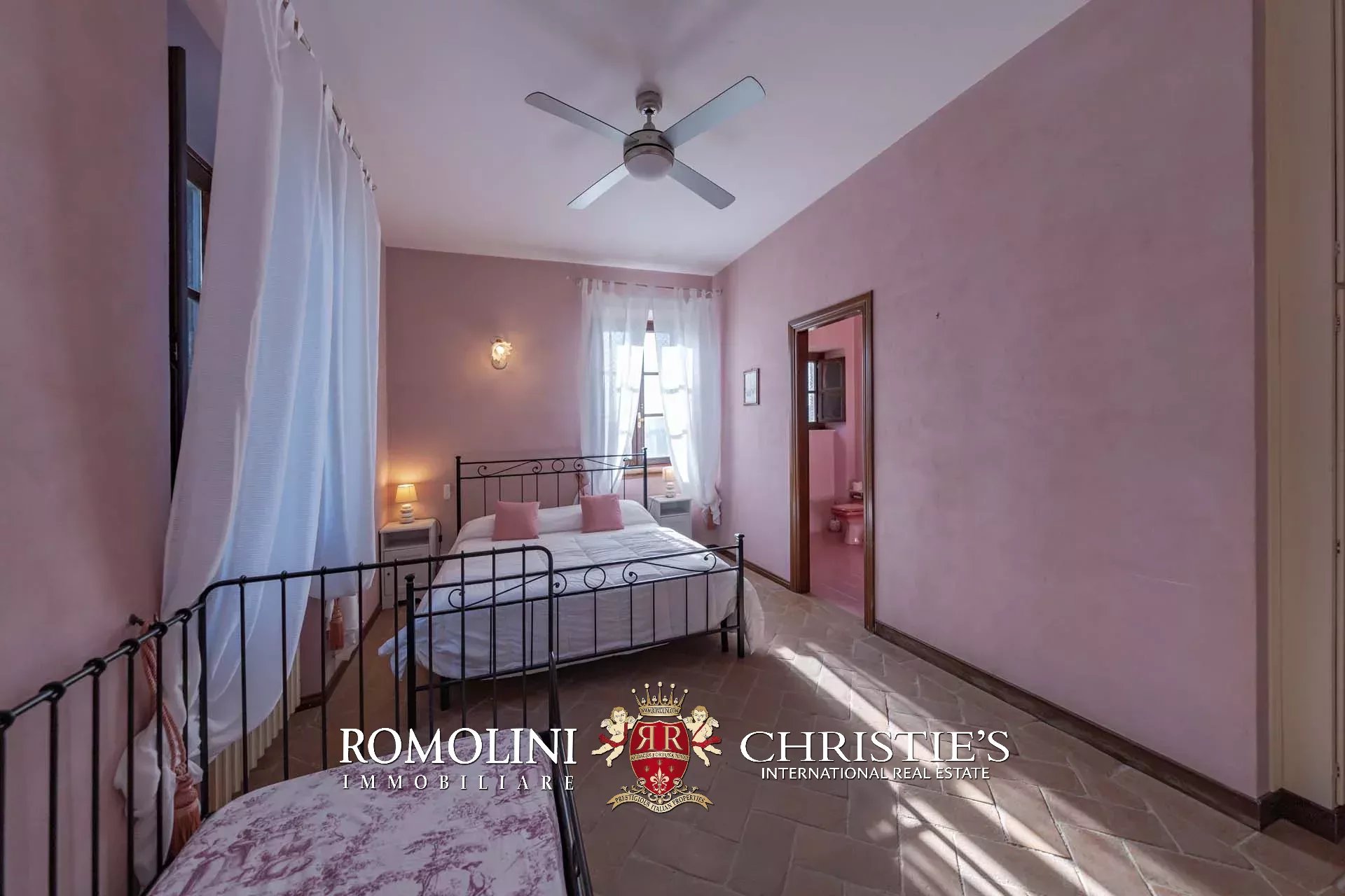 20 Bedroom Chateau's Image 62