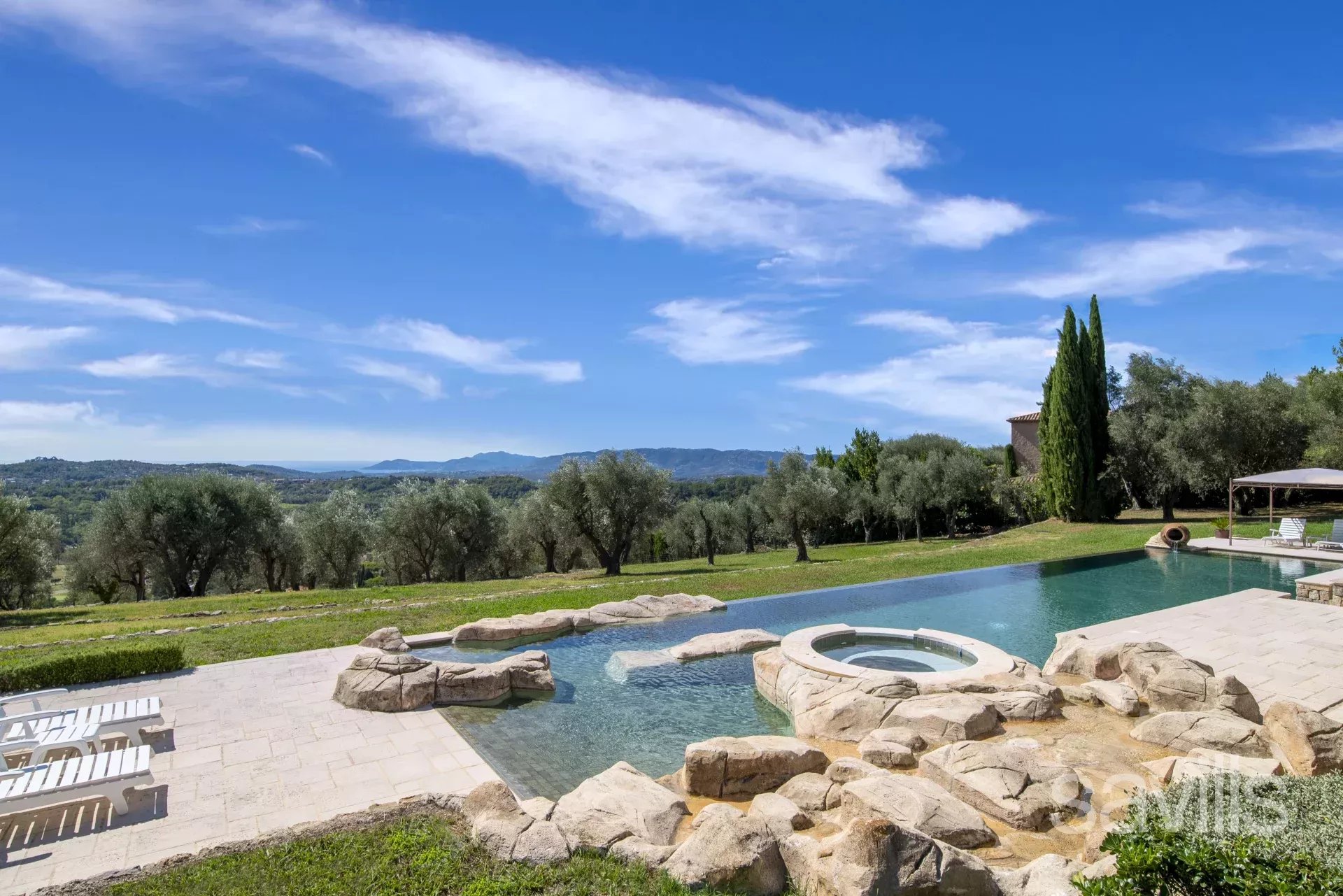 Luxueuse propriété avec vue mer panoramique.